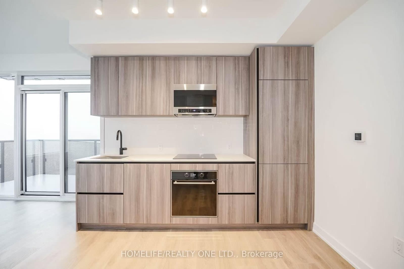 117 Broadway Avenue, Unit 1111 thumbnail 6