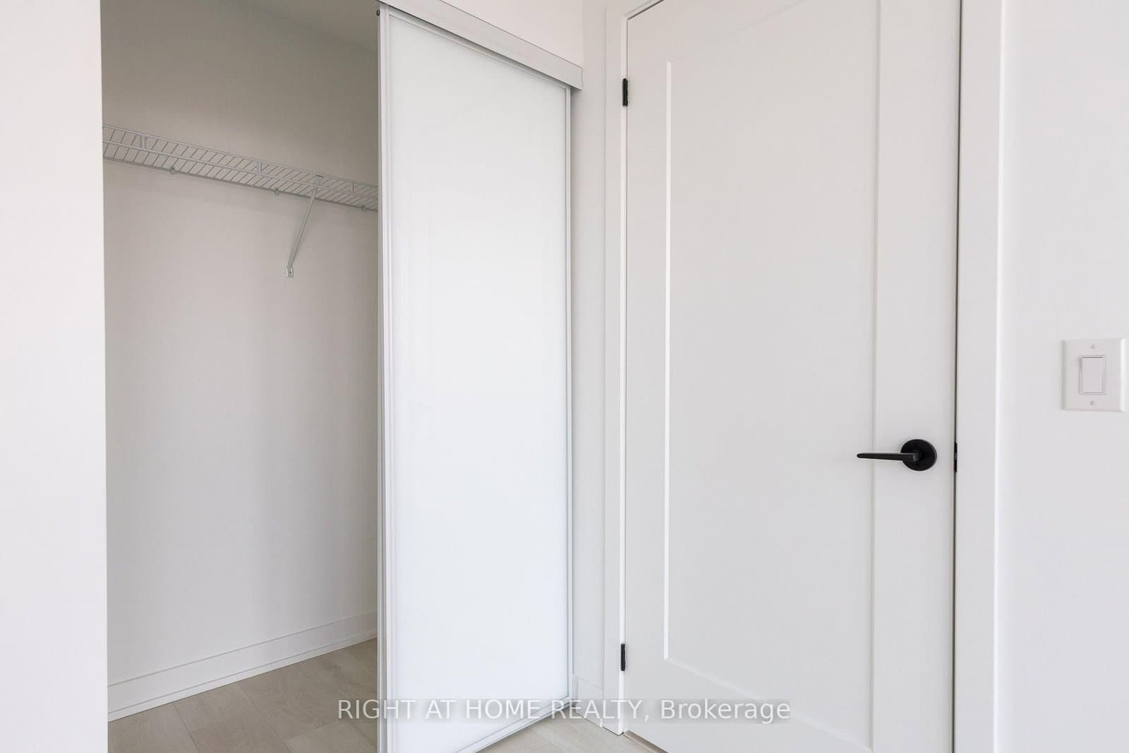 5 DEFRIES Street, Unit 2211 thumbnail 11