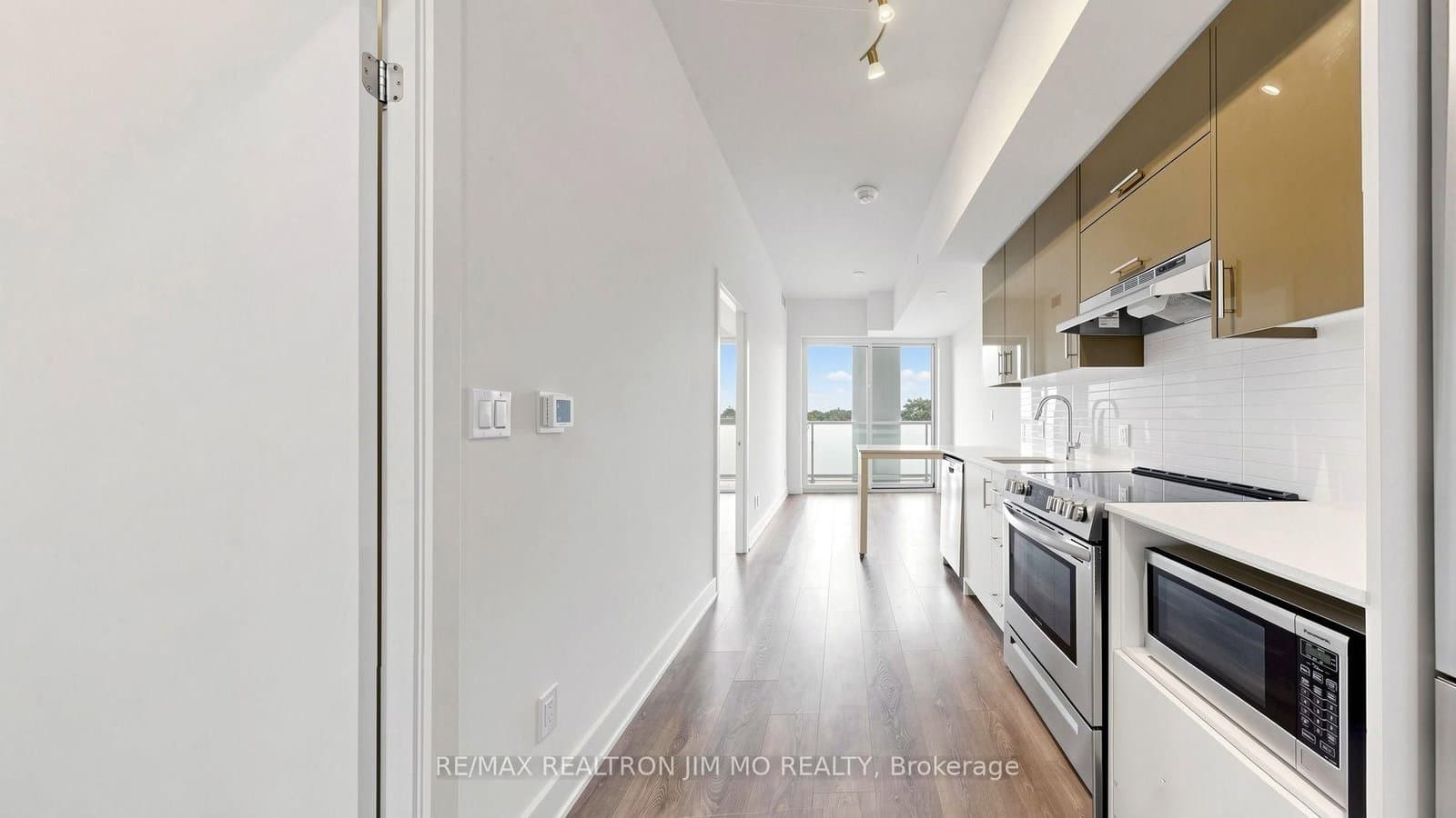 188 Fairview Mall Drive, Unit 522 thumbnail 16