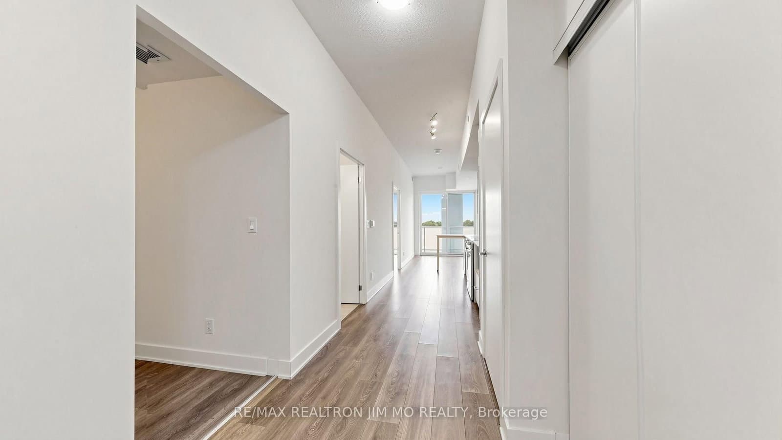 188 Fairview Mall Drive, Unit 522 thumbnail 17