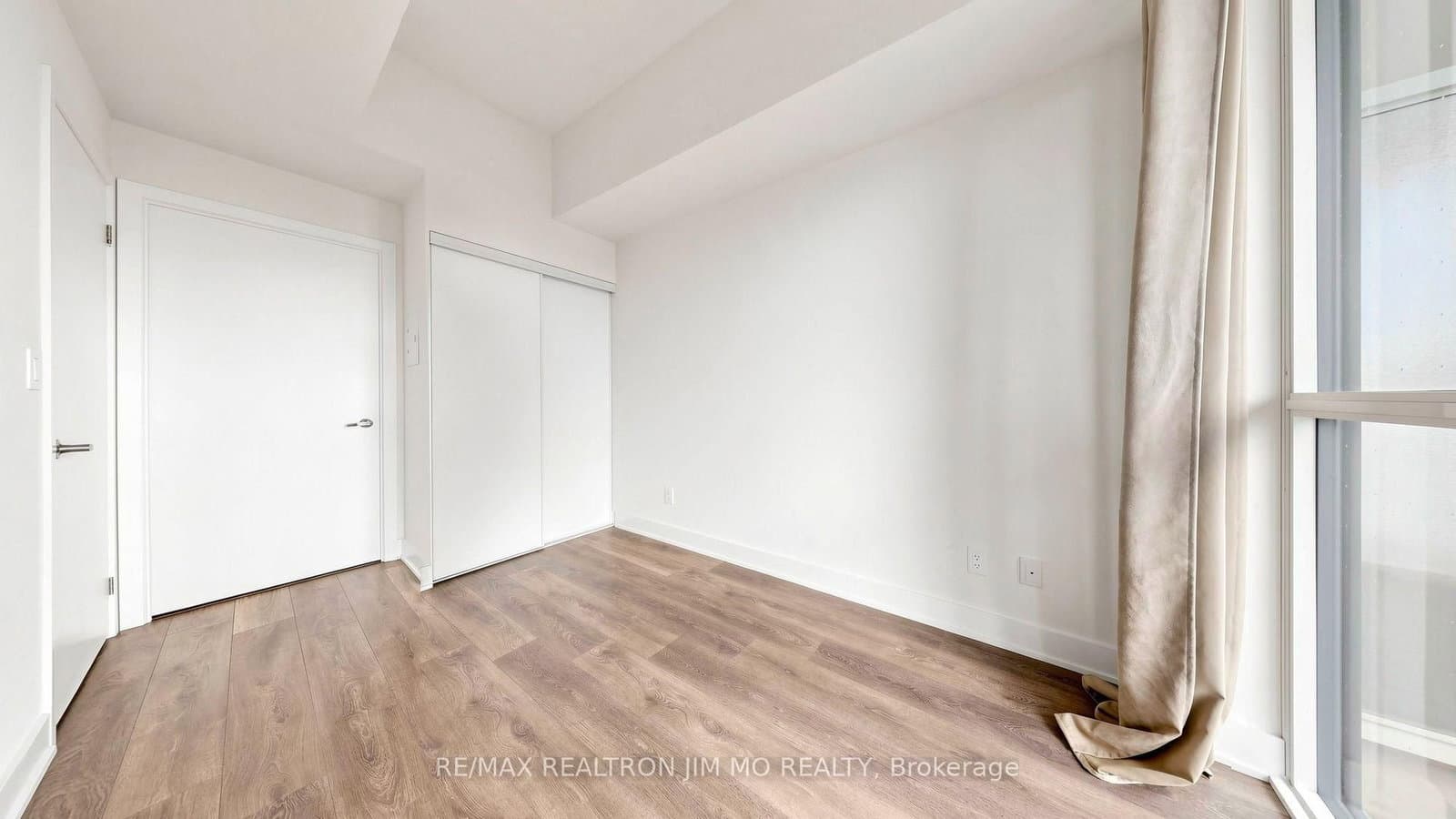 188 Fairview Mall Drive, Unit 522 thumbnail 23