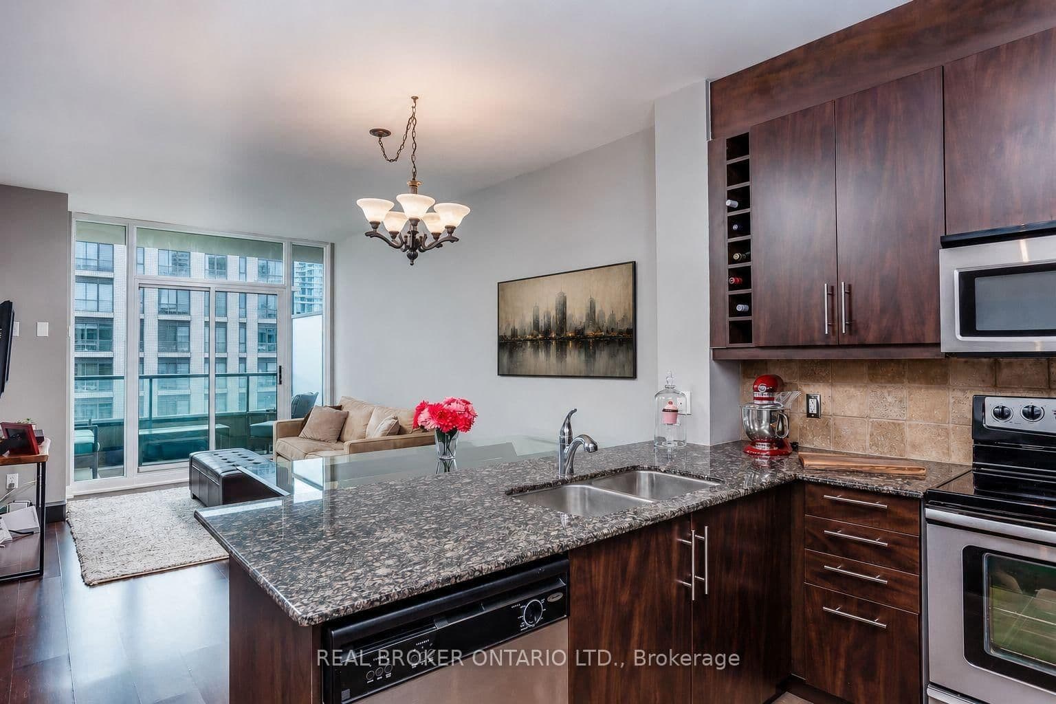88 Broadway Avenue, Unit 1304 thumbnail 4