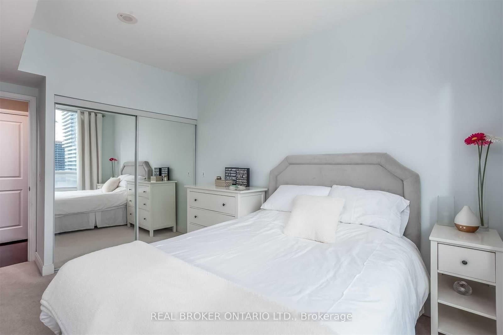88 Broadway Avenue, Unit 1304 thumbnail 8