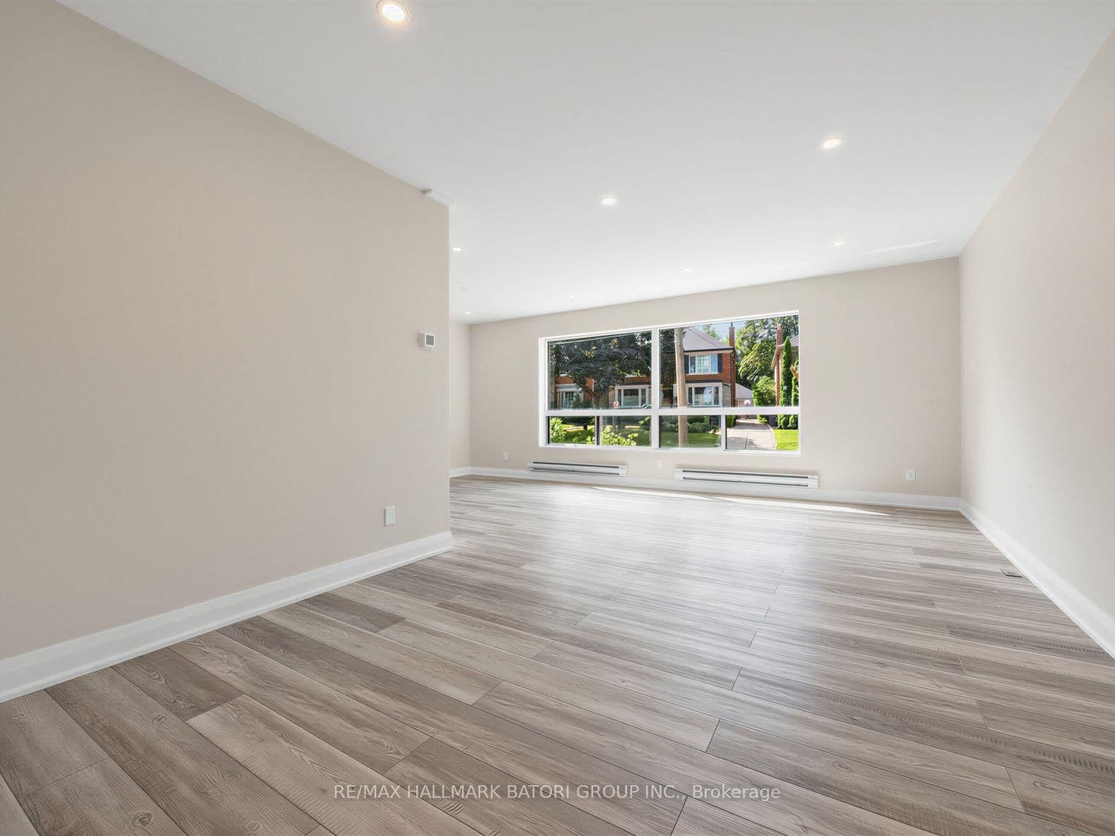 6 Croydon Road, Unit 2 thumbnail 3