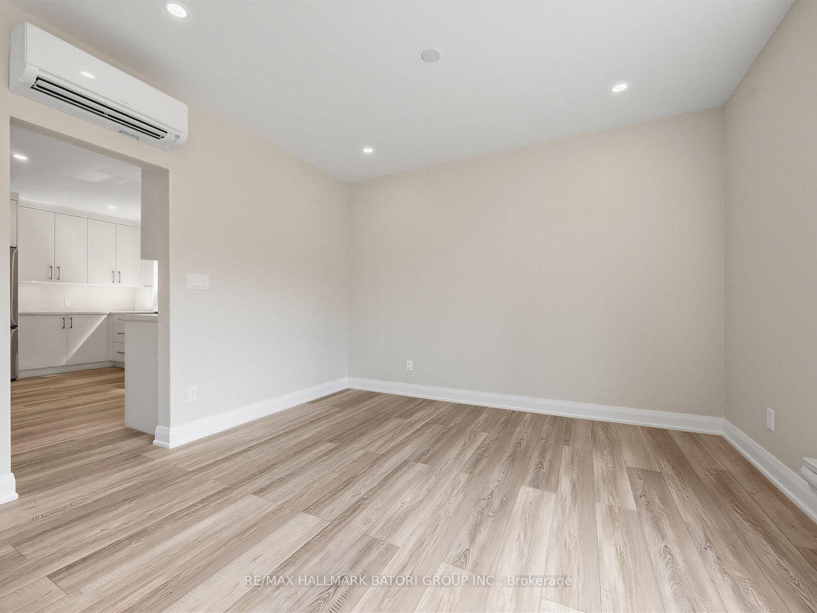 6 Croydon Road, Unit 2 thumbnail 8