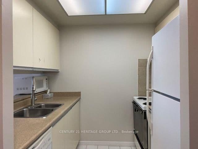 7 Bishop Avenue, Unit 1204 thumbnail 14
