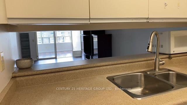 7 Bishop Avenue, Unit 1204 thumbnail 16