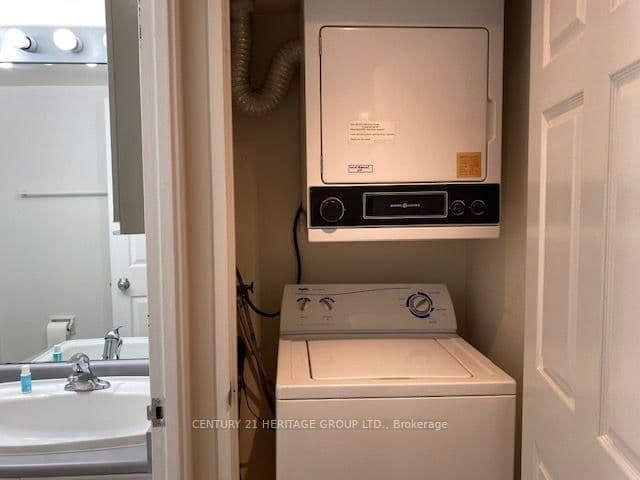 7 Bishop Avenue, Unit 1204 thumbnail 18