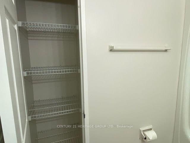 7 Bishop Avenue, Unit 1204 thumbnail 8