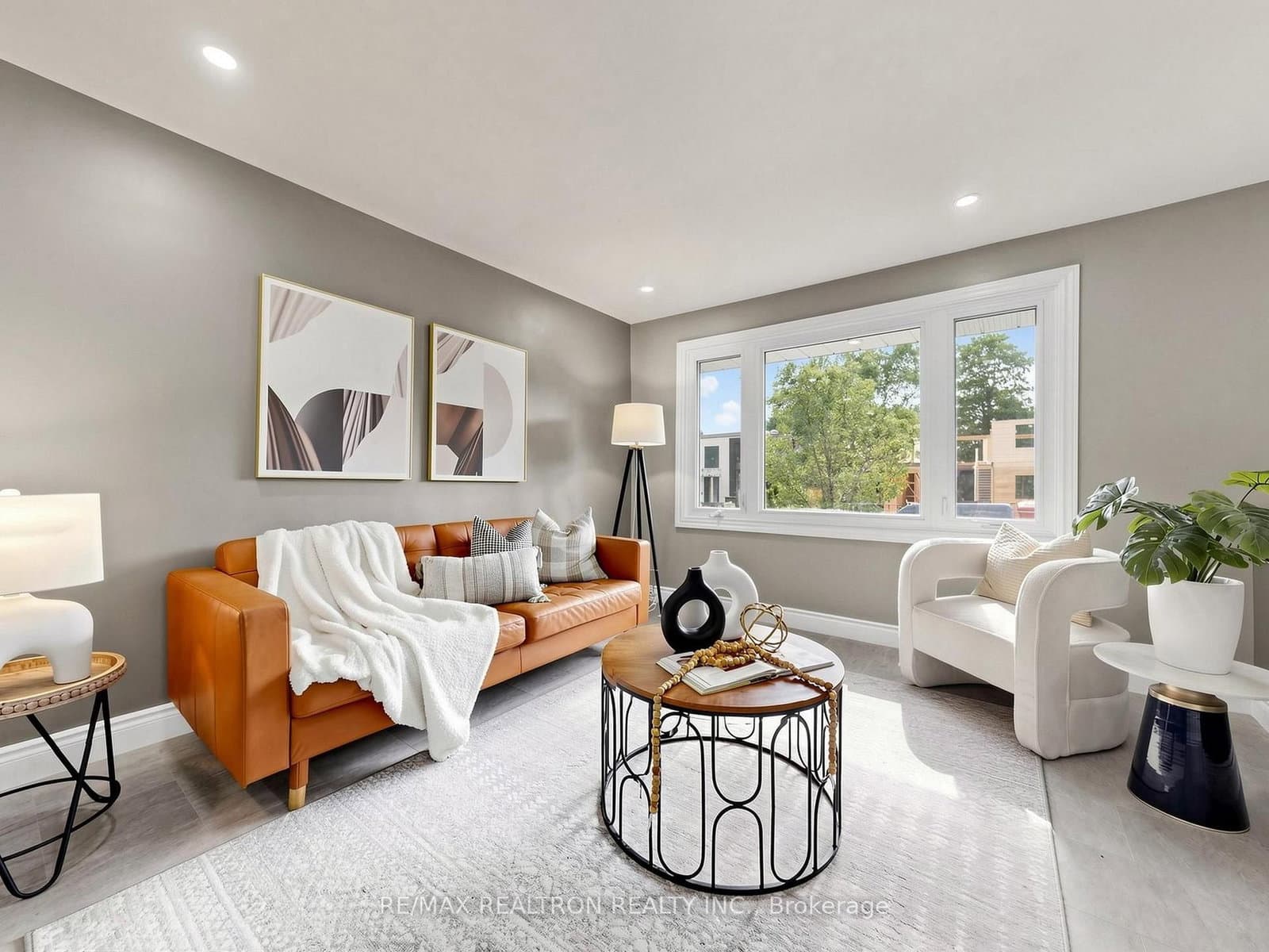 56 Ternhill Crescent - Image 1
