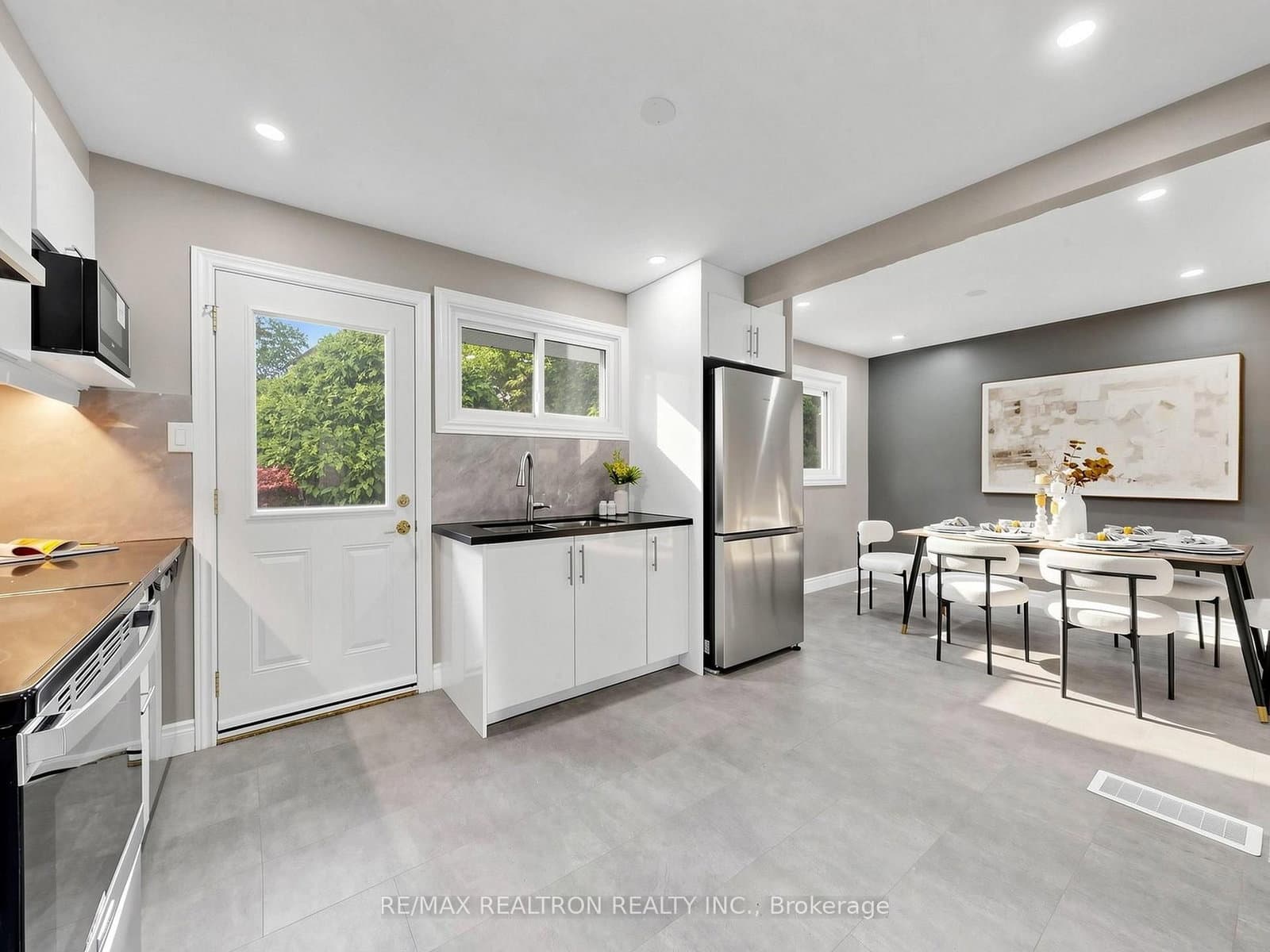 56 Ternhill Crescent thumbnail 15