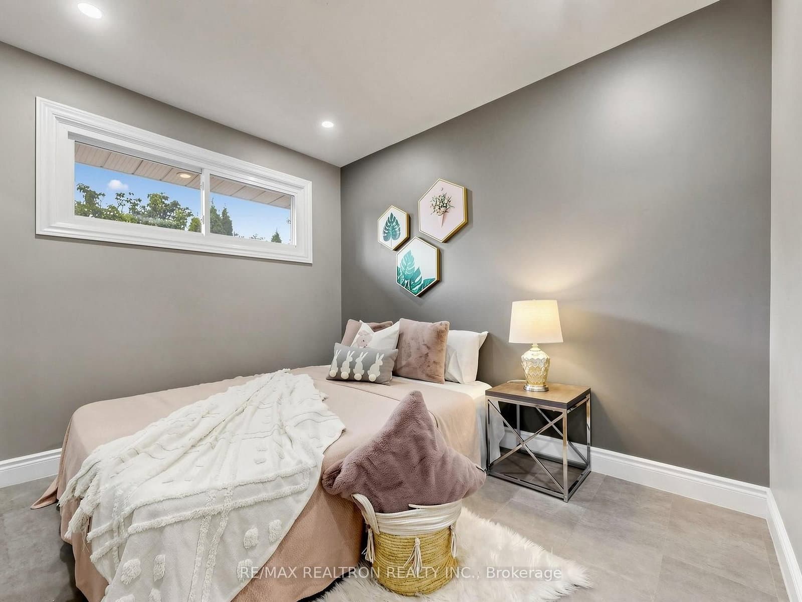 56 Ternhill Crescent thumbnail 23