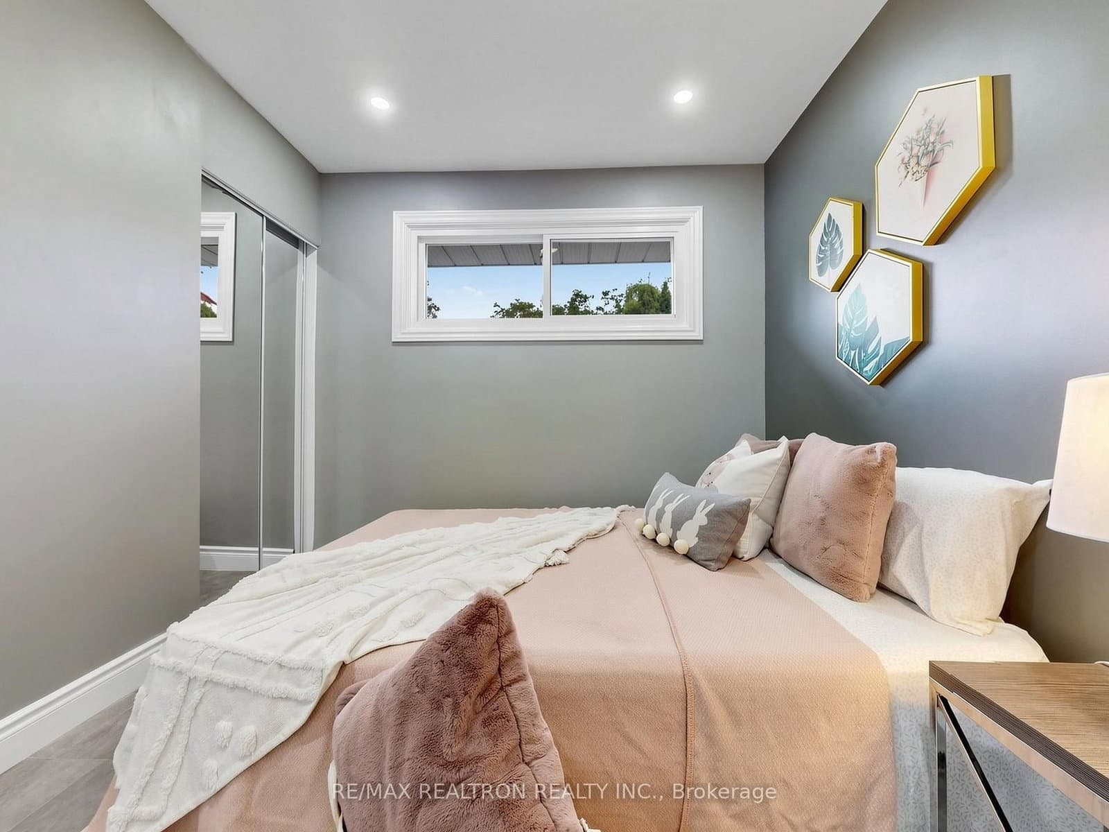 56 Ternhill Crescent thumbnail 24