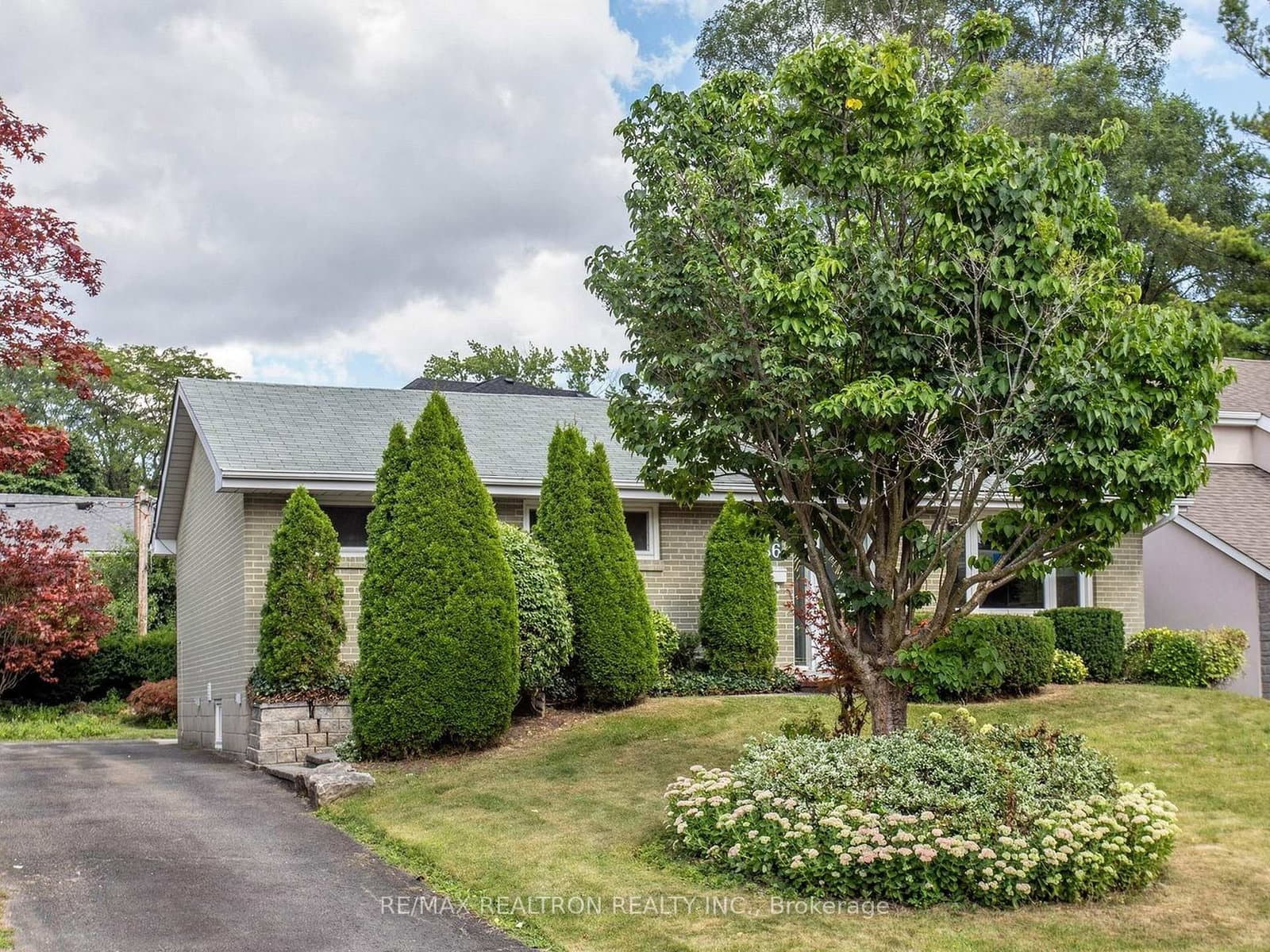 56 Ternhill Crescent thumbnail 3