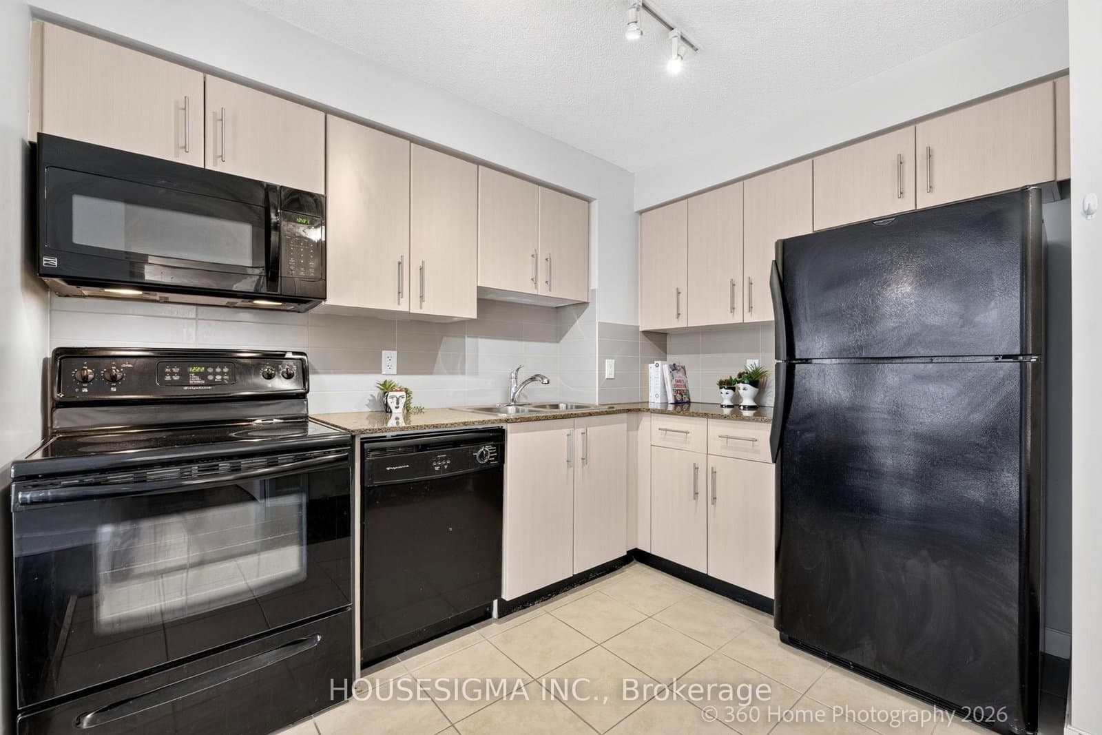 12 Yonge Street, Unit 1609 thumbnail 3