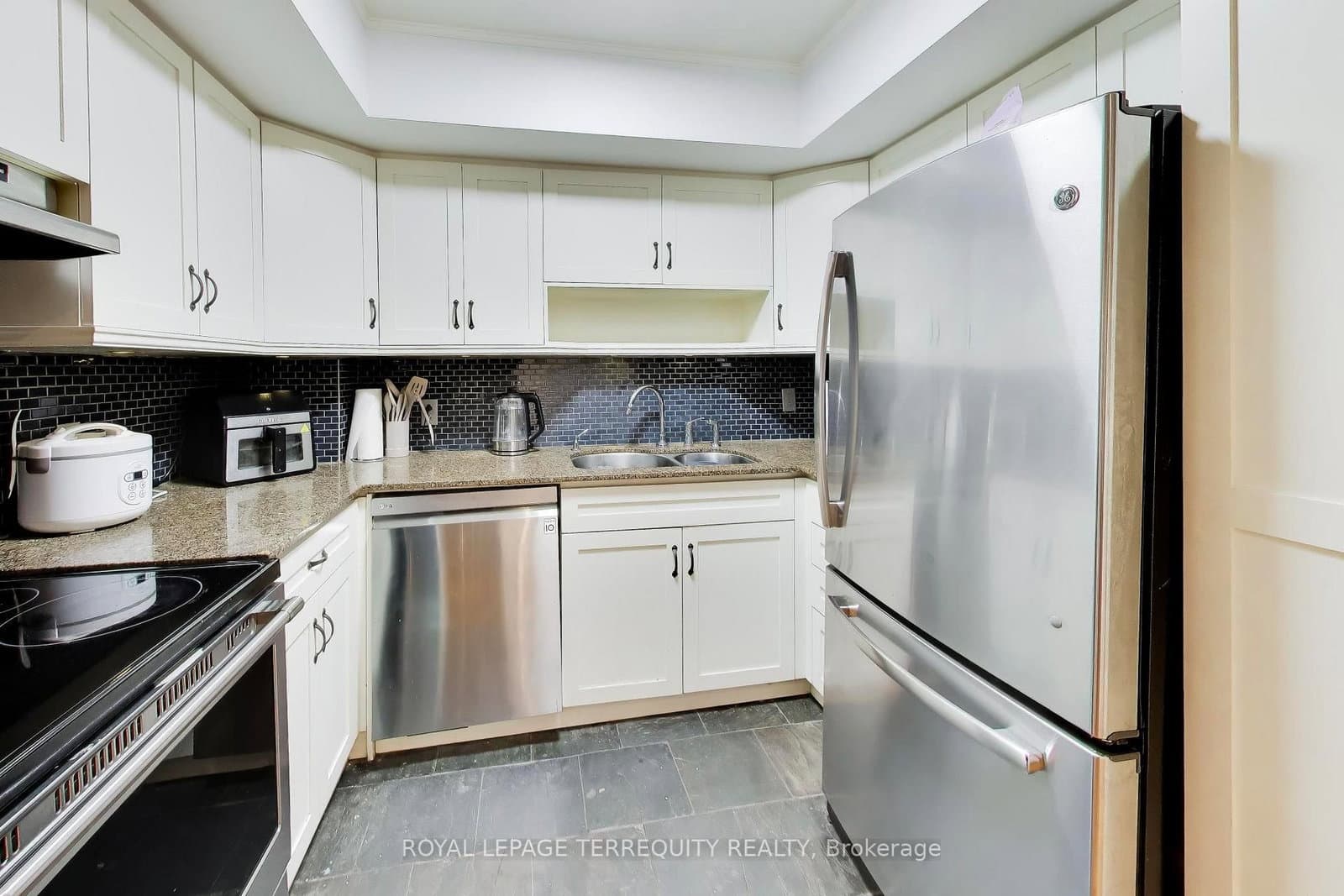 17 Pembroke Street, Unit 15 thumbnail 14