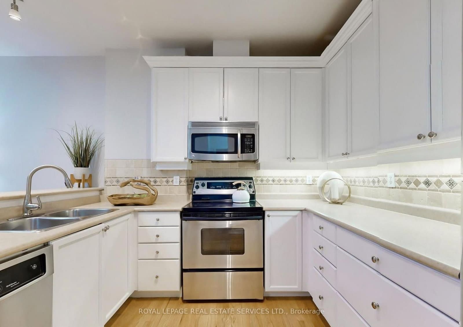 980 Yonge Street, Unit 604 thumbnail 9