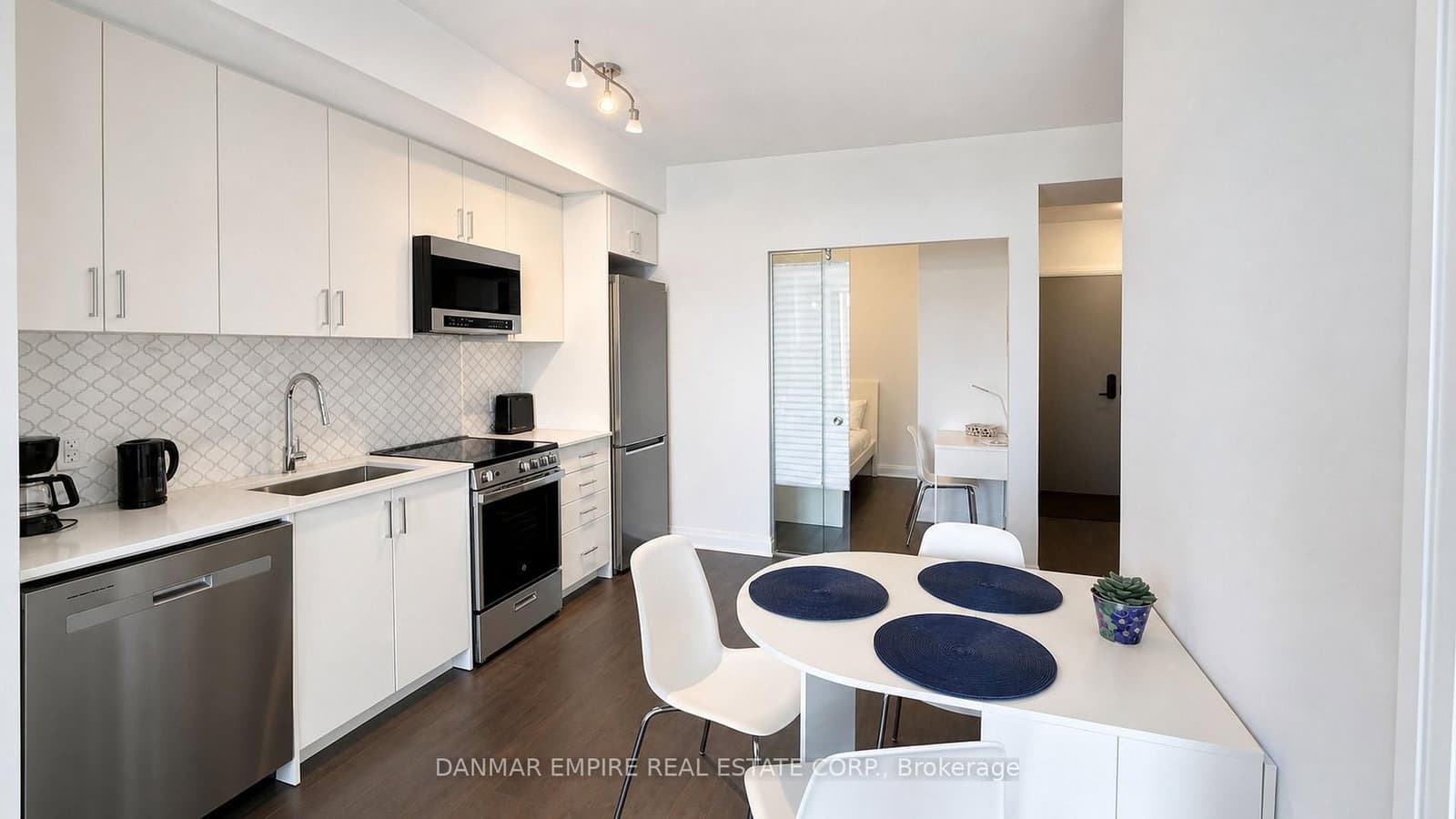 700 Sheppard Avenue W, Unit 613 thumbnail 2