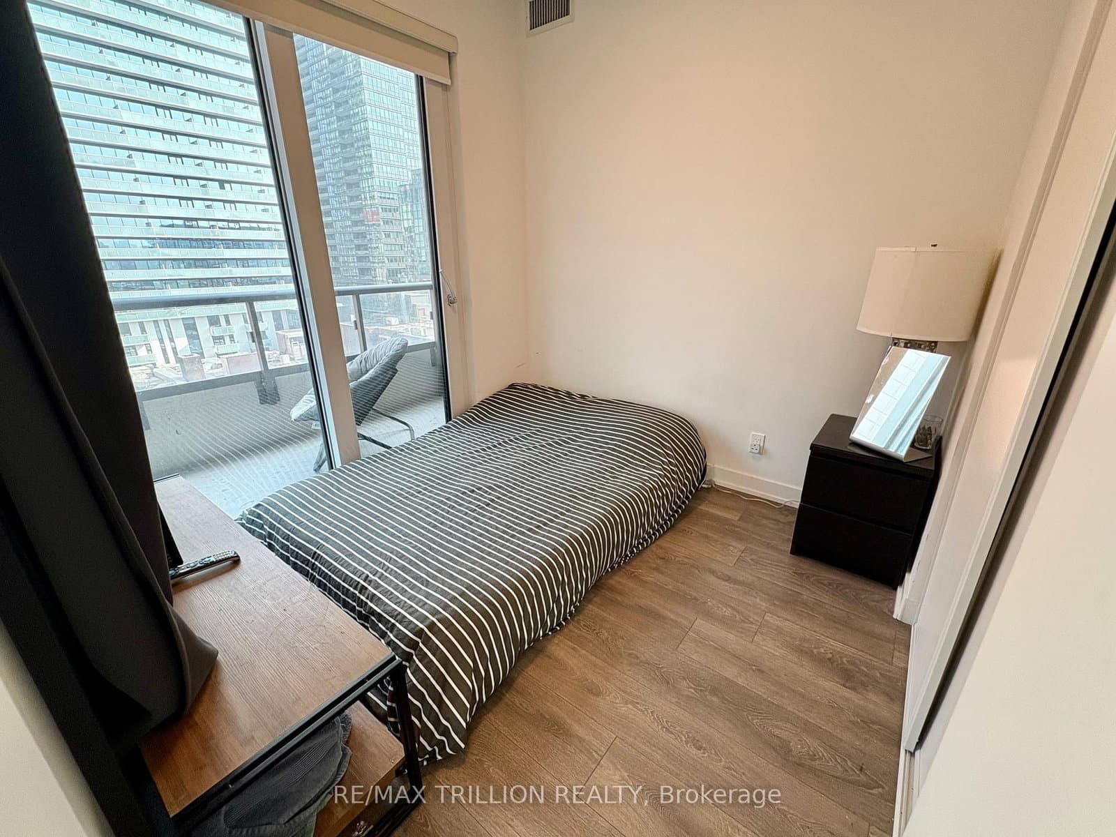 108 Peter Street, Unit 1016 thumbnail 9
