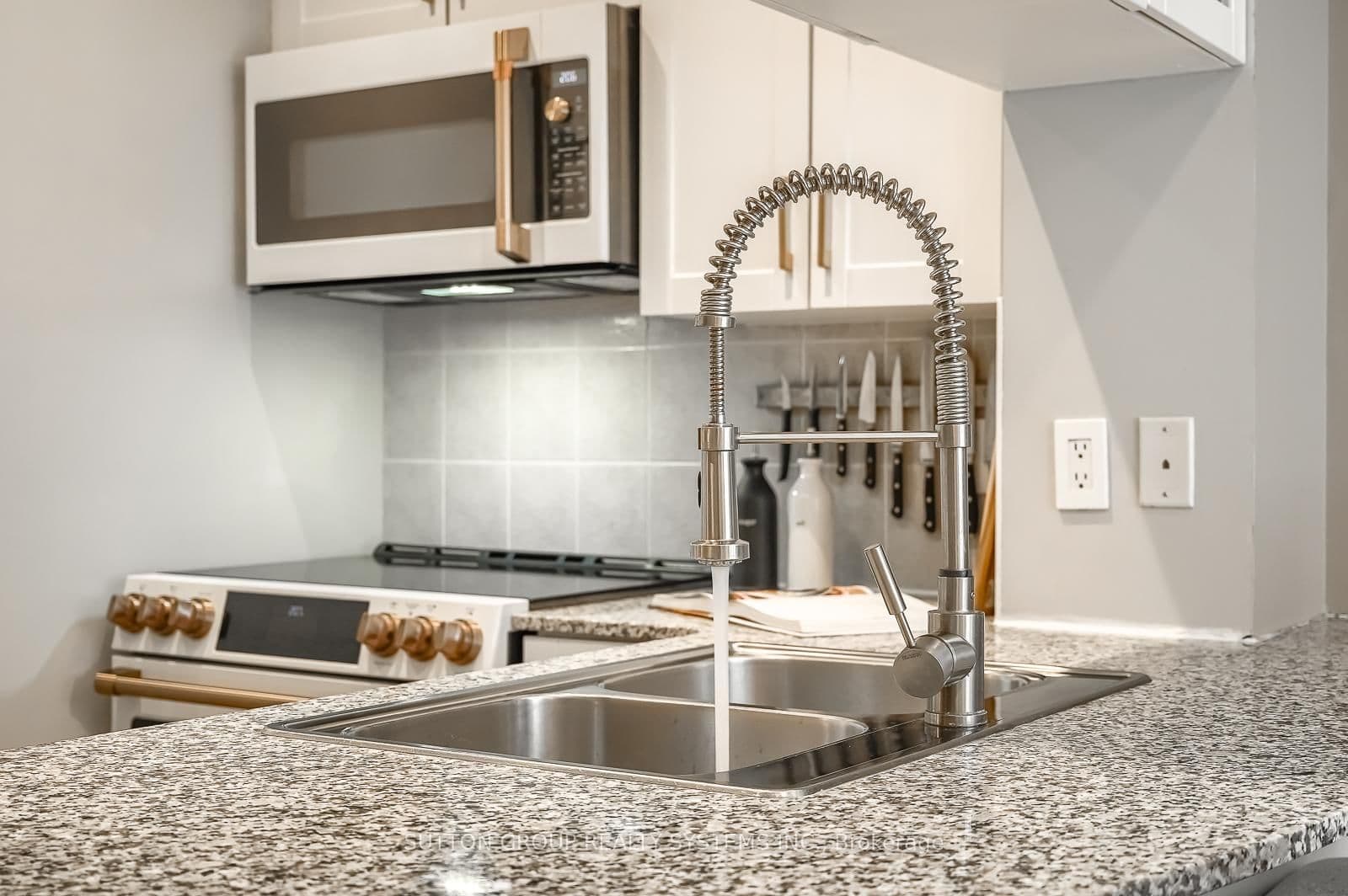 32 Stadium Road, Unit 323 thumbnail 11