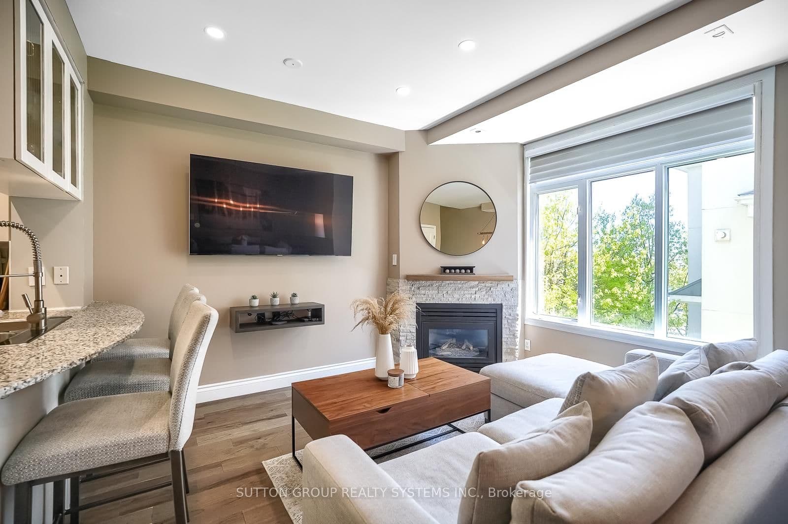 32 Stadium Road, Unit 323 thumbnail 2