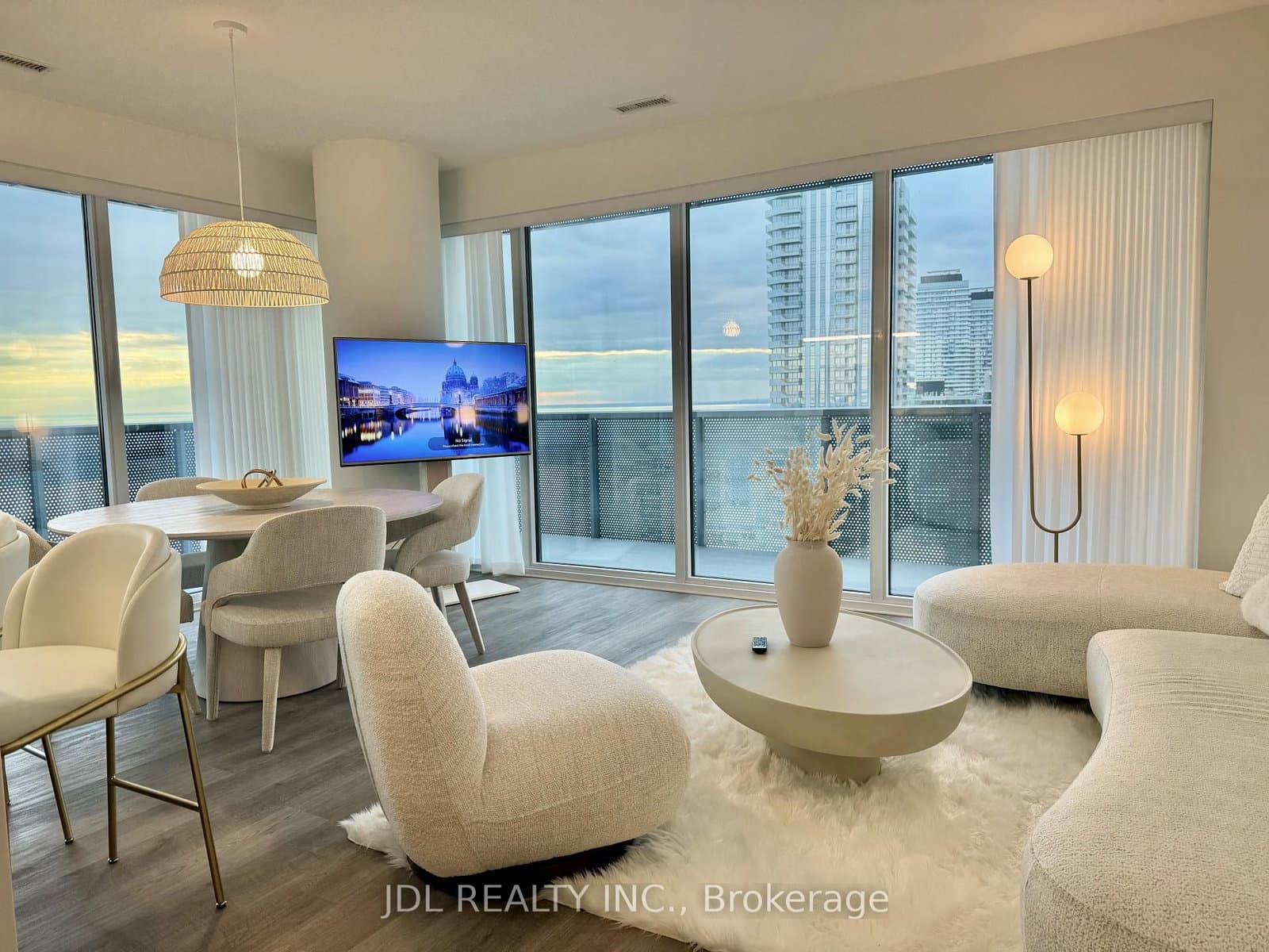 55 cooper Street, Unit 5811 thumbnail 4