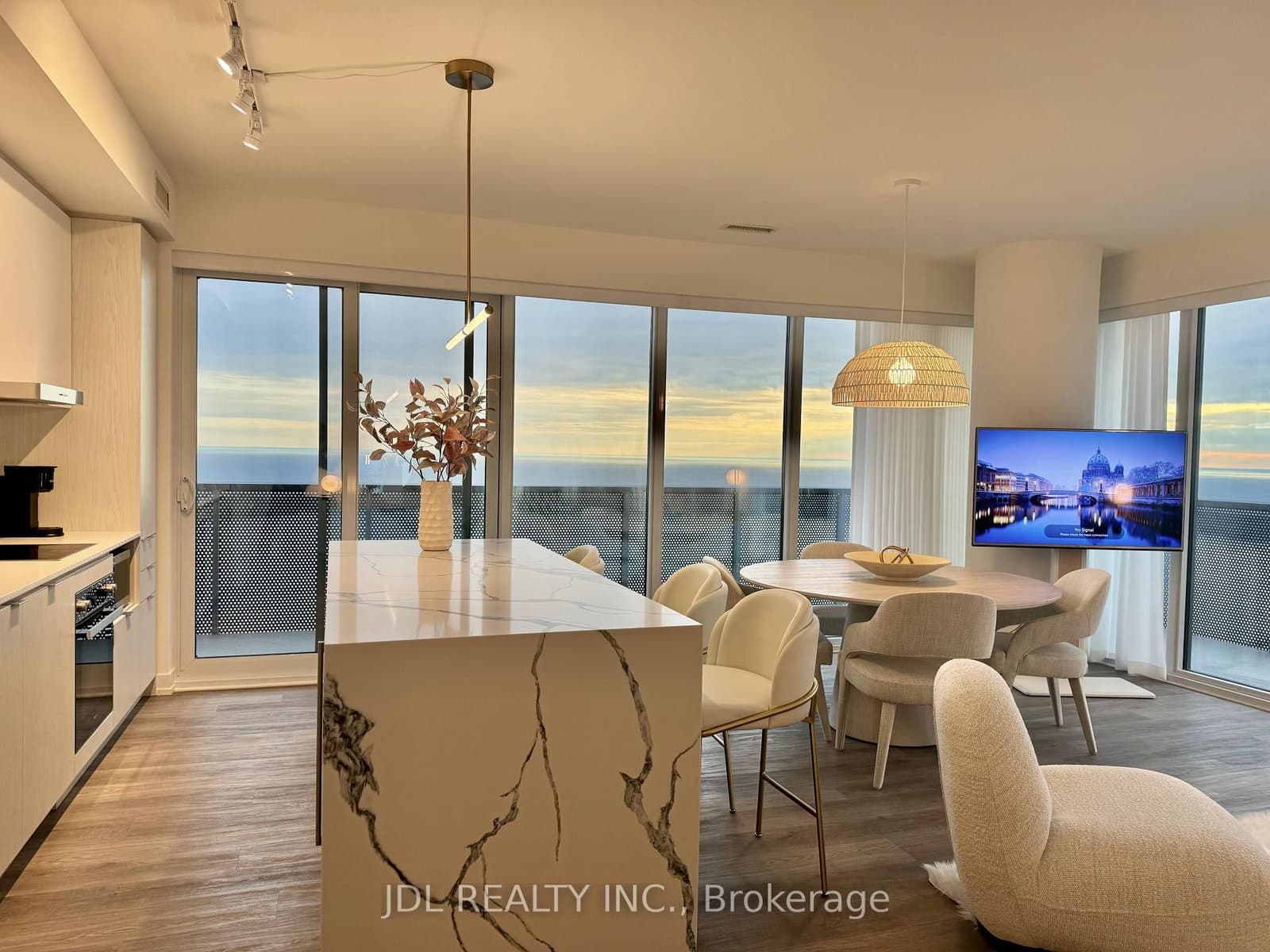 55 cooper Street, Unit 5811 thumbnail 6