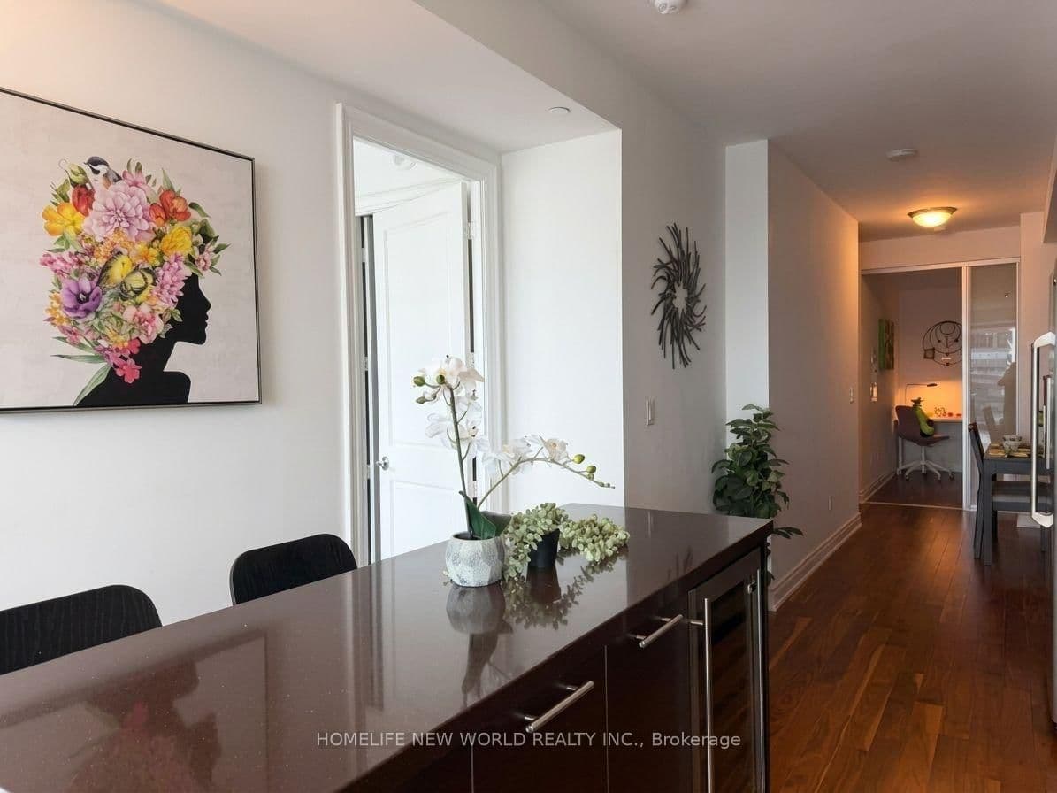 388 Yonge Street, Unit 6101 thumbnail 21