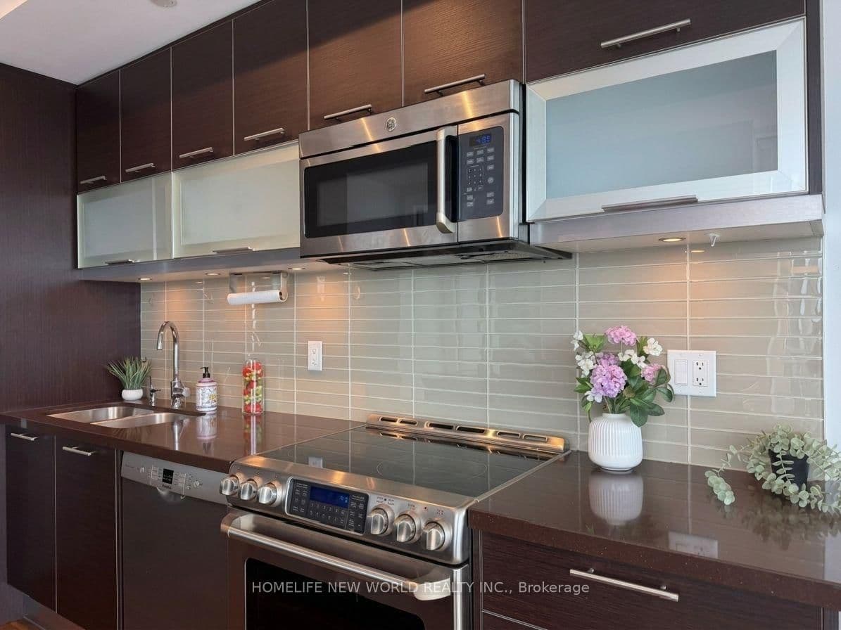 388 Yonge Street, Unit 6101 thumbnail 28