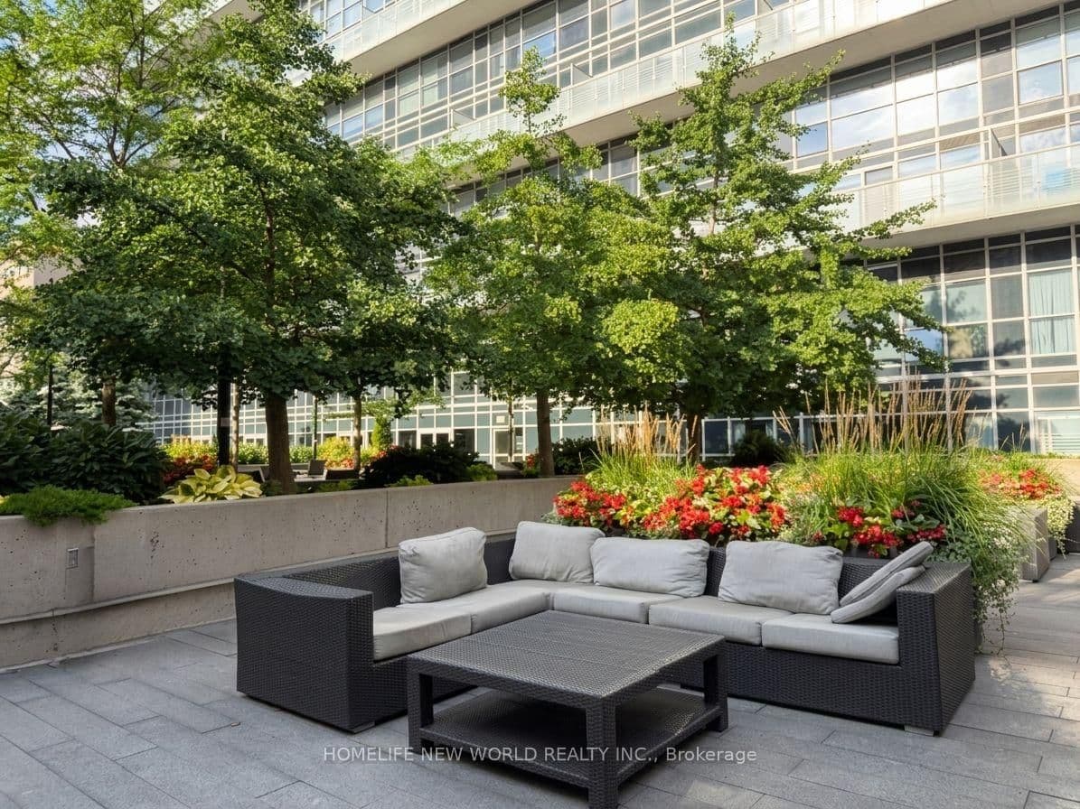 388 Yonge Street, Unit 6101 thumbnail 32