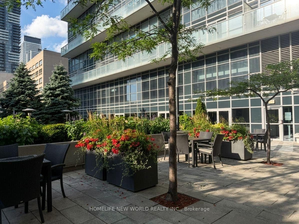 388 Yonge Street, Unit 6101 thumbnail 34