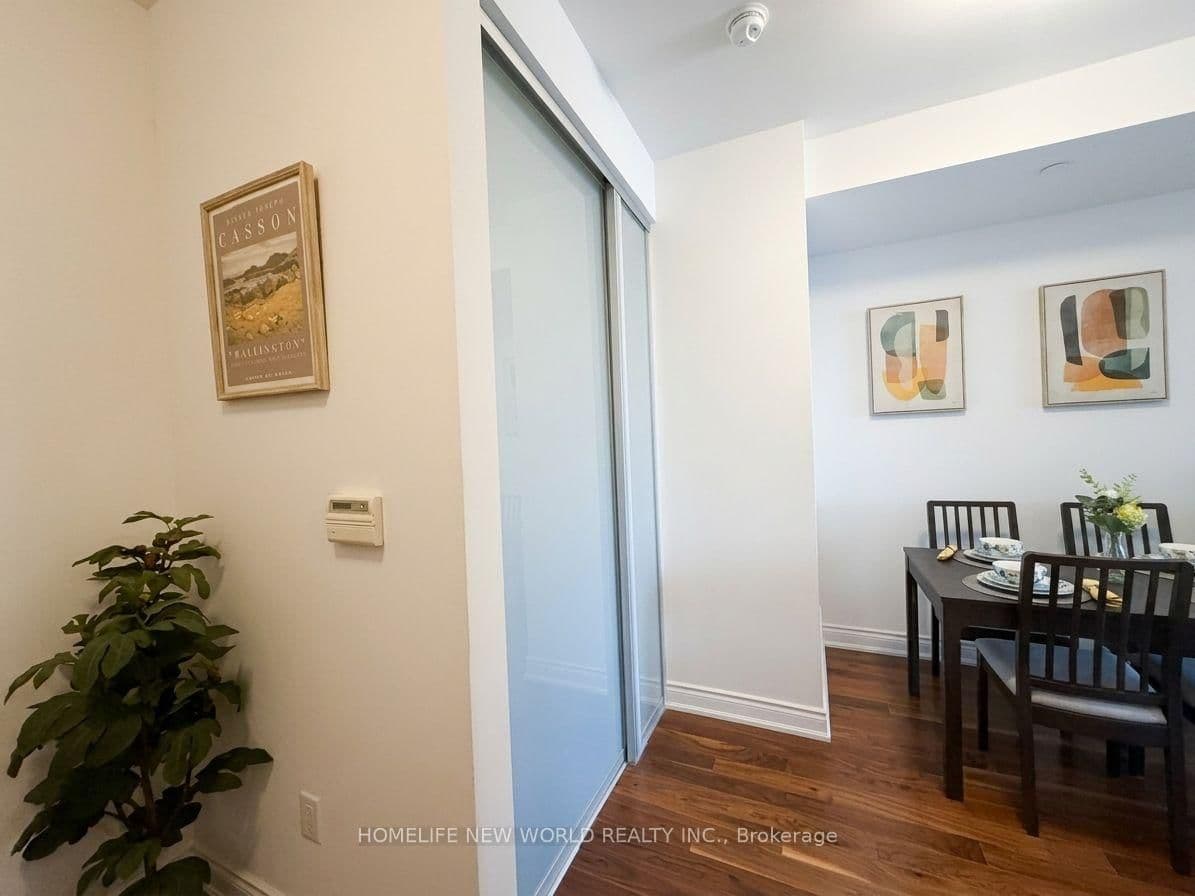 388 Yonge Street, Unit 6101 thumbnail 7