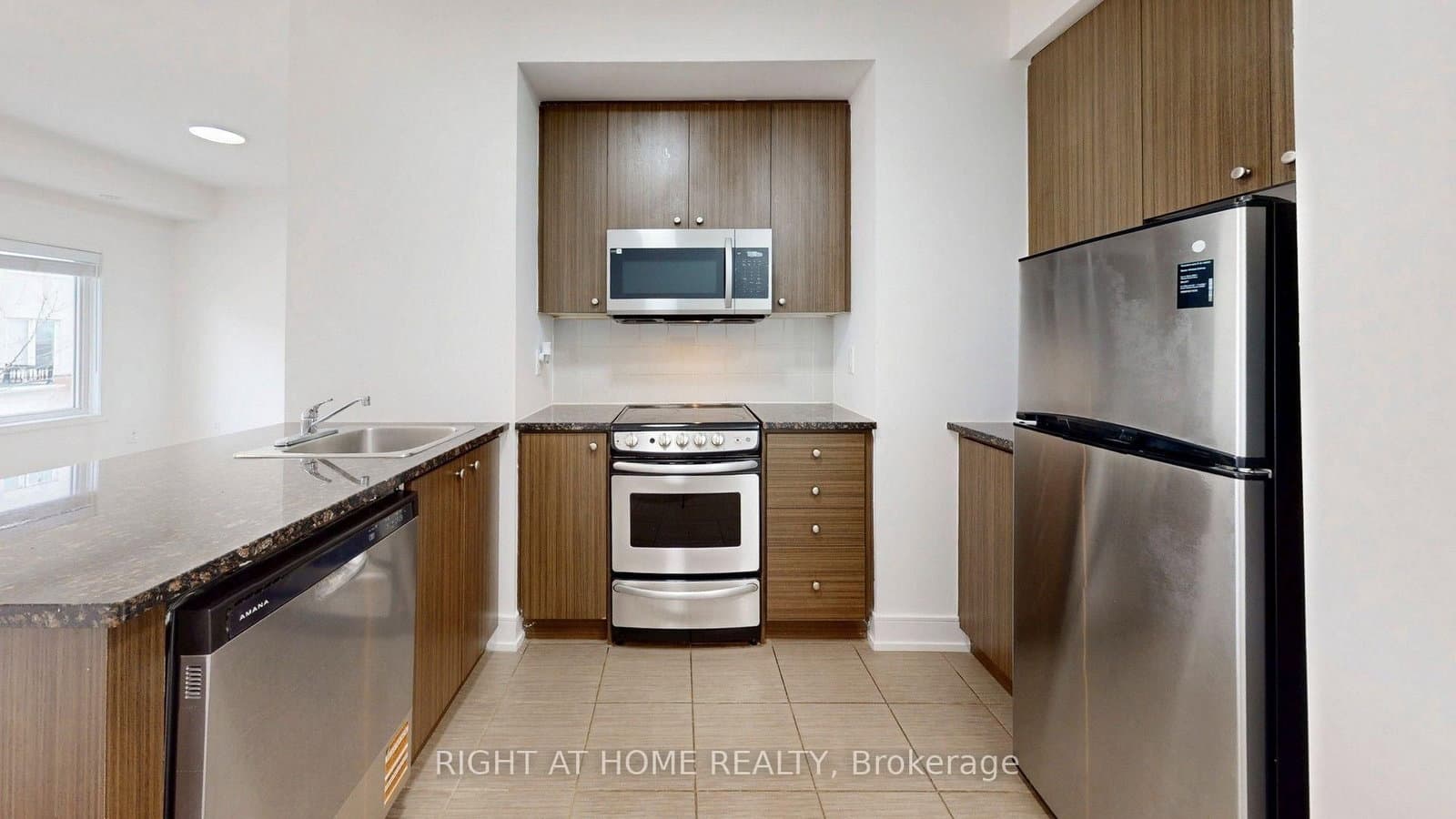 19 Coneflower Crescent, Unit 258 thumbnail 11