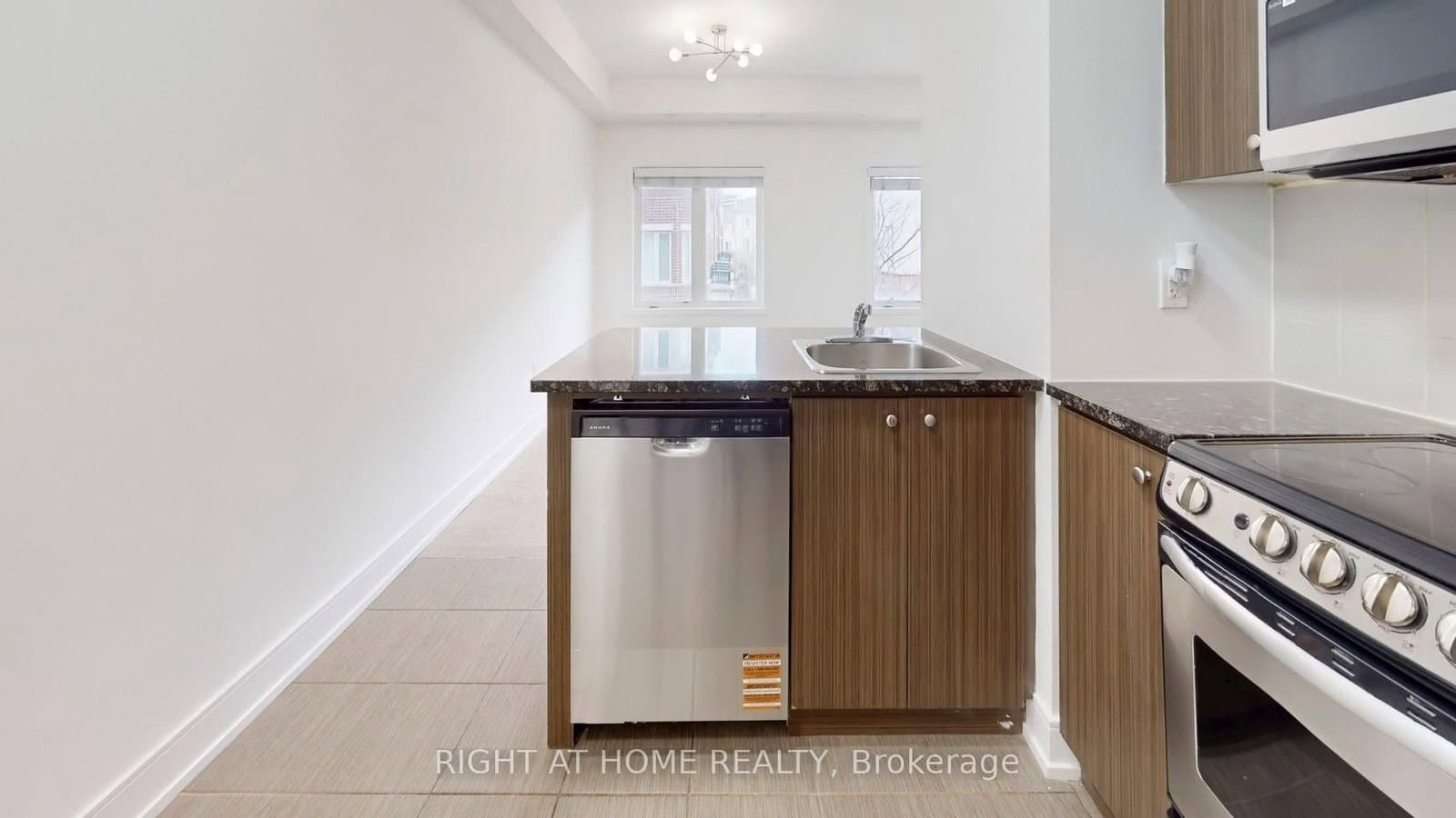 19 Coneflower Crescent, Unit 258 thumbnail 12
