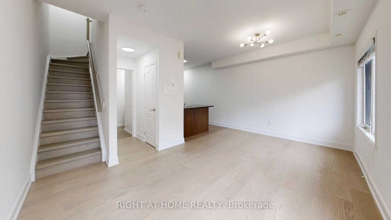 19 Coneflower Crescent, Unit 258 thumbnail 15