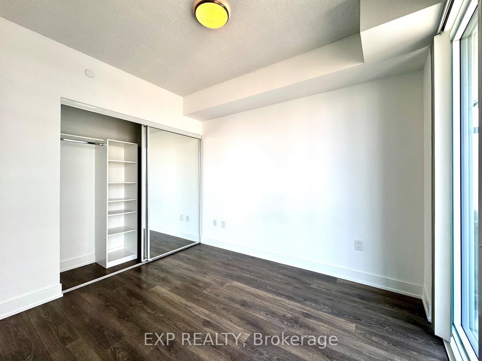 89 McGill Street, Unit 2704 thumbnail 5