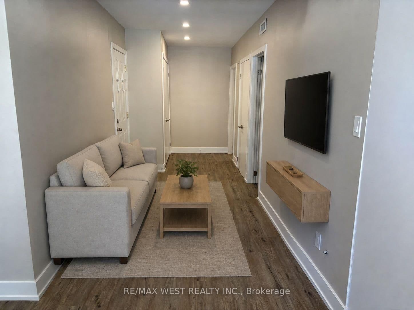 1697 Dundas Street W, Unit Apt 1 thumbnail 18