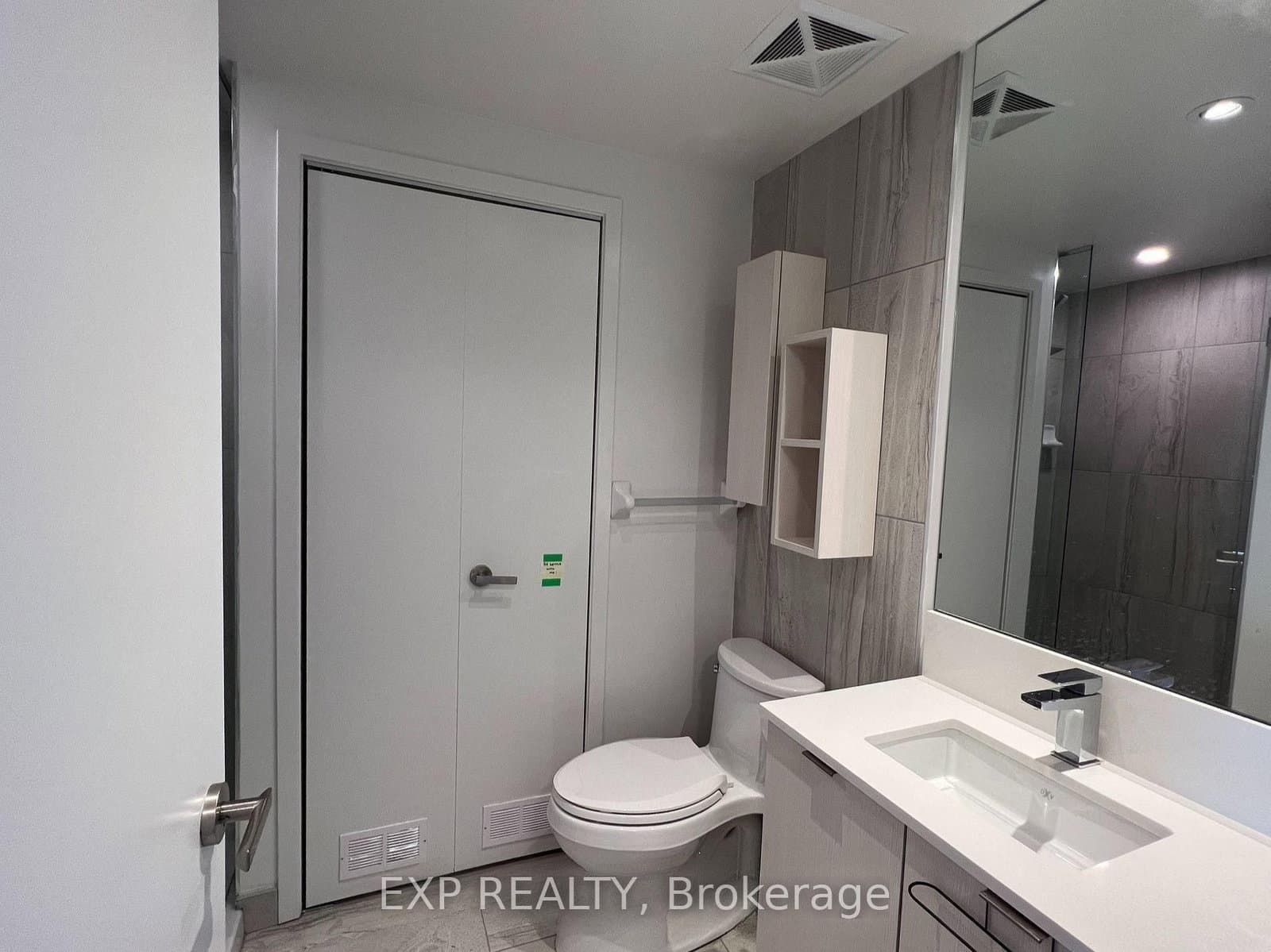 195 Redpath Avenue, Unit 3213 thumbnail 4