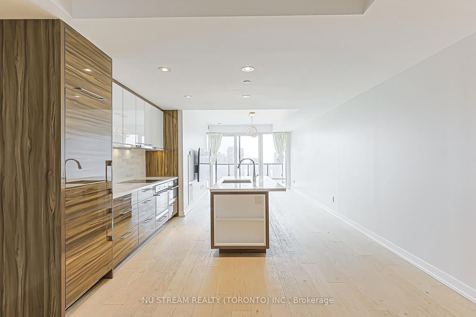 488 University Avenue, Unit 4608 thumbnail 12