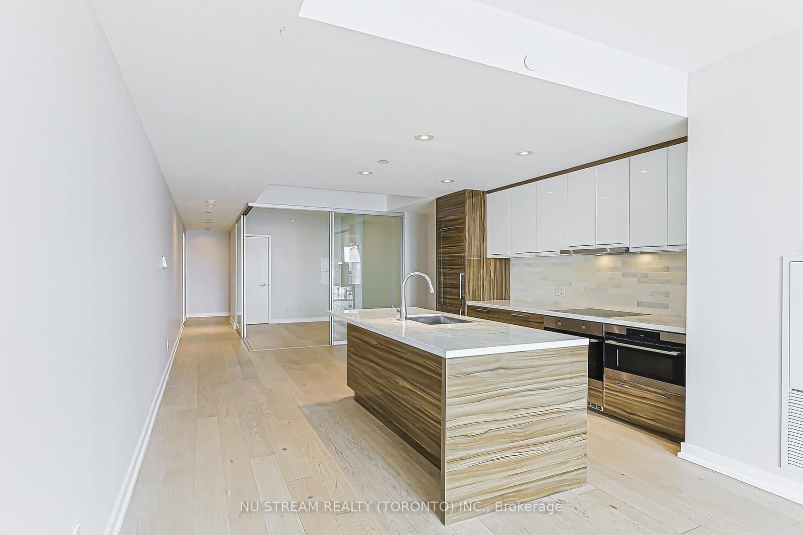 488 University Avenue, Unit 4608 thumbnail 15