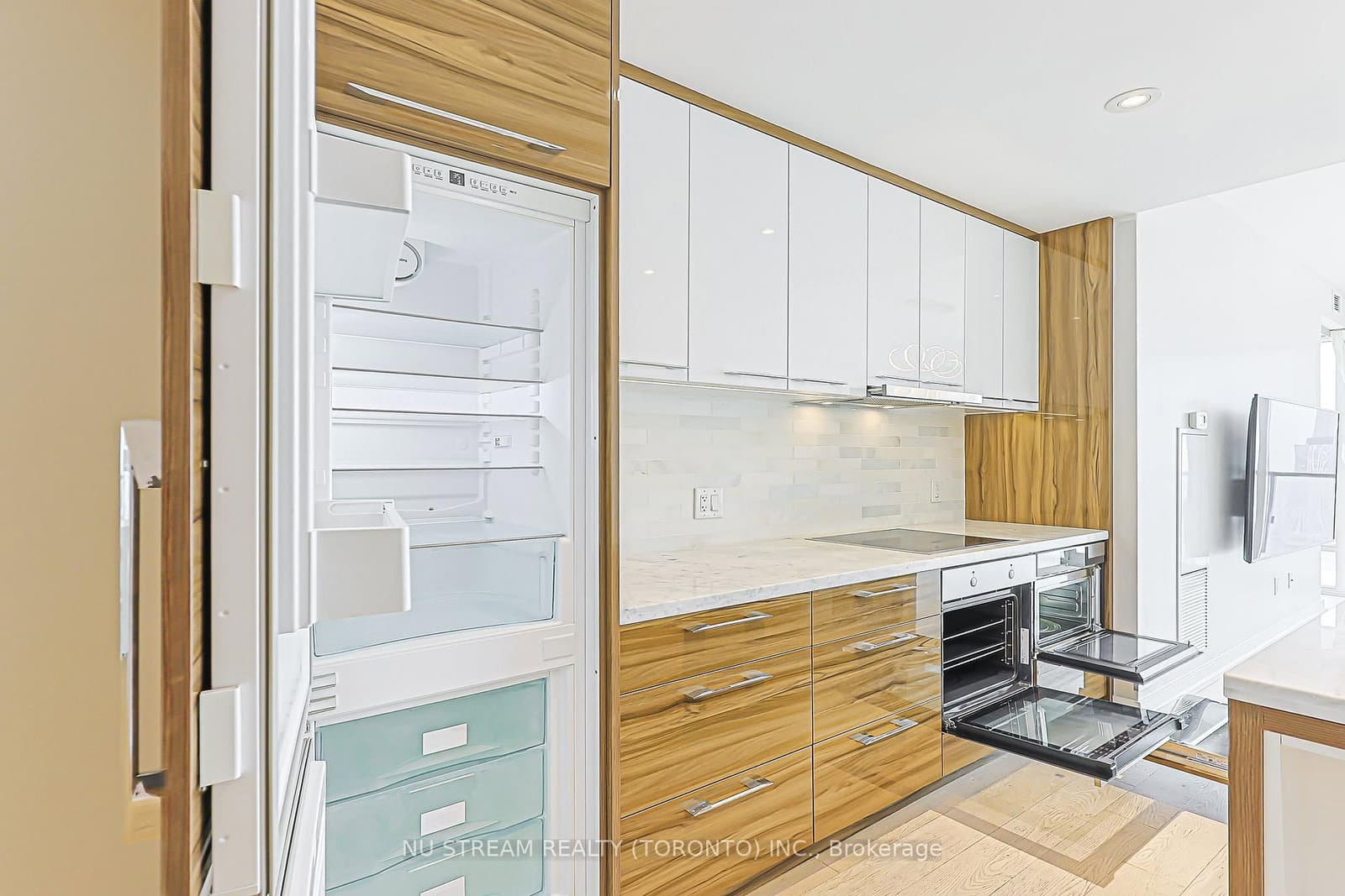 488 University Avenue, Unit 4608 thumbnail 19