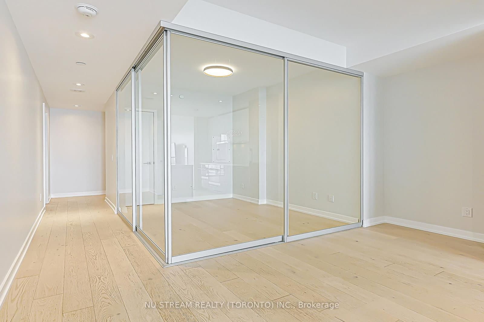 488 University Avenue, Unit 4608 thumbnail 41