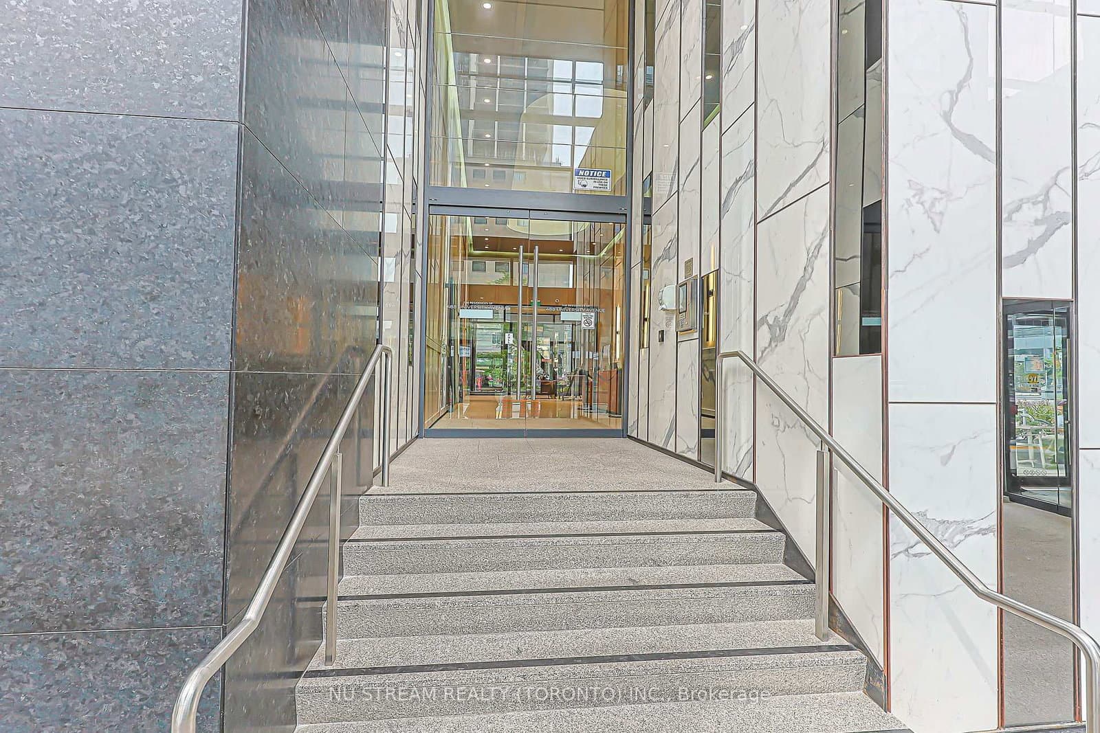 488 University Avenue, Unit 4608 thumbnail 5