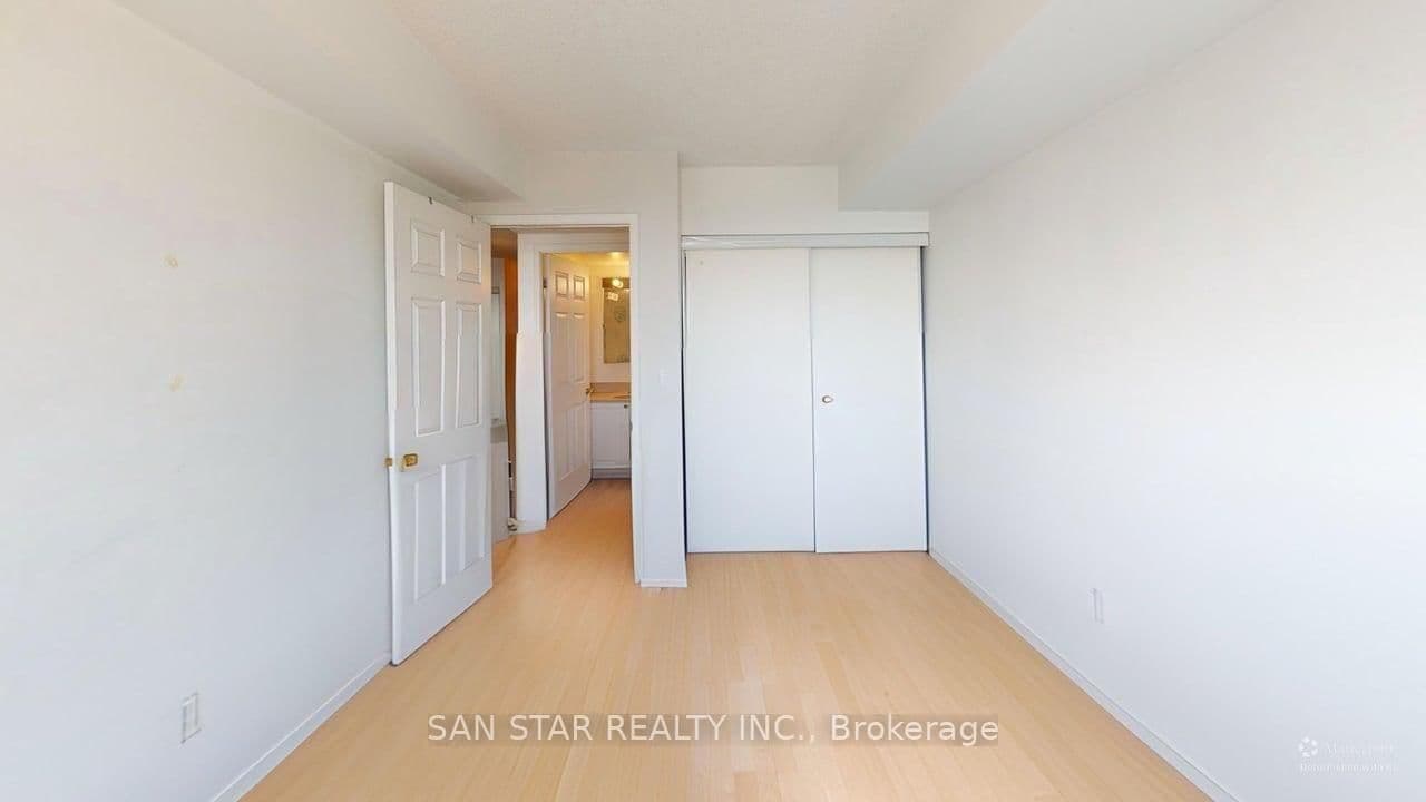 1 Pemberton Avenue, Unit 2706 thumbnail 8