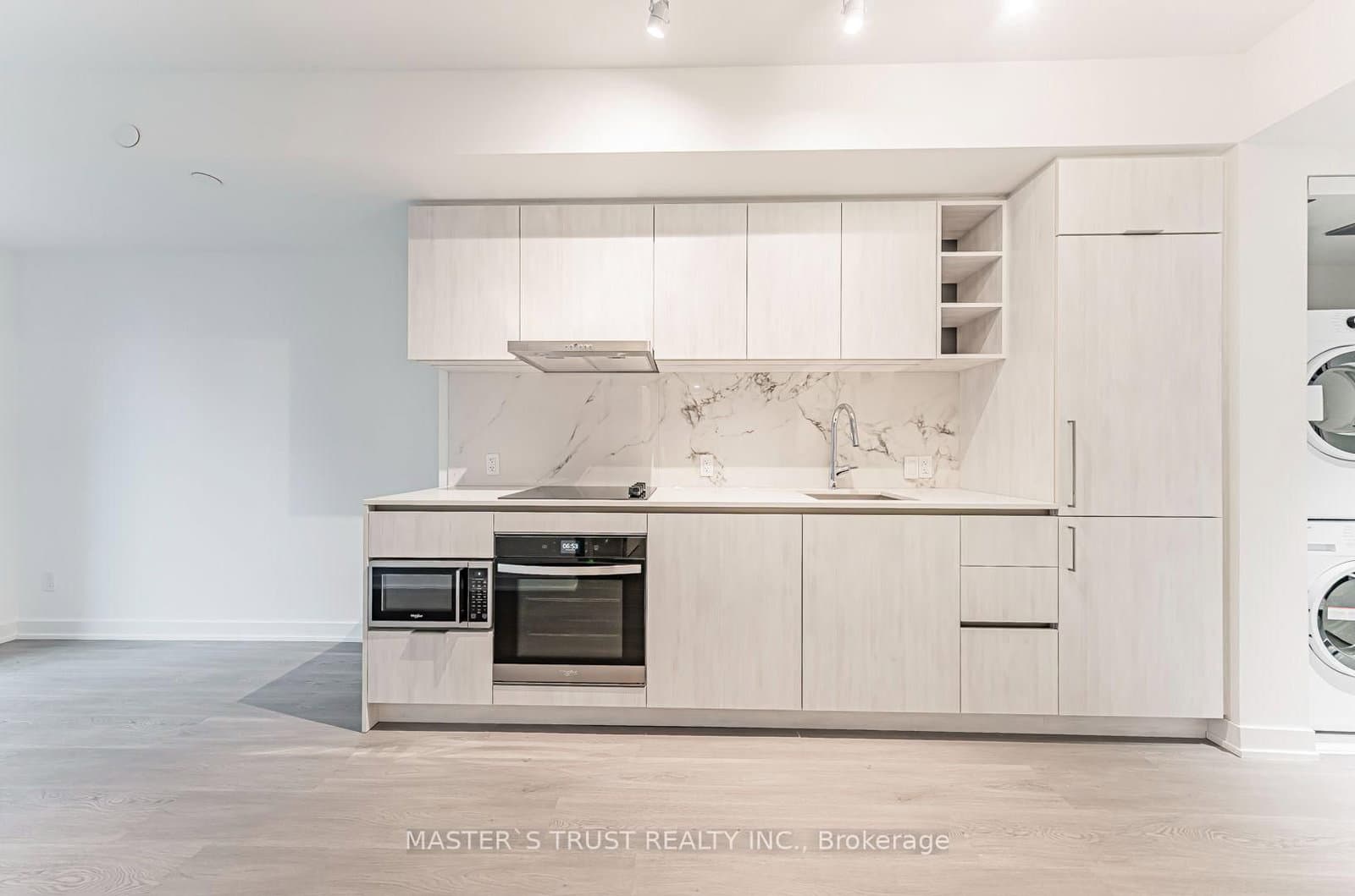 8 Wellesley Street W, Unit 701 thumbnail 6