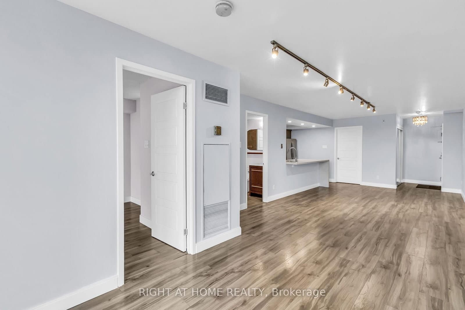 356 Mcrae Drive, Unit 406 thumbnail 11
