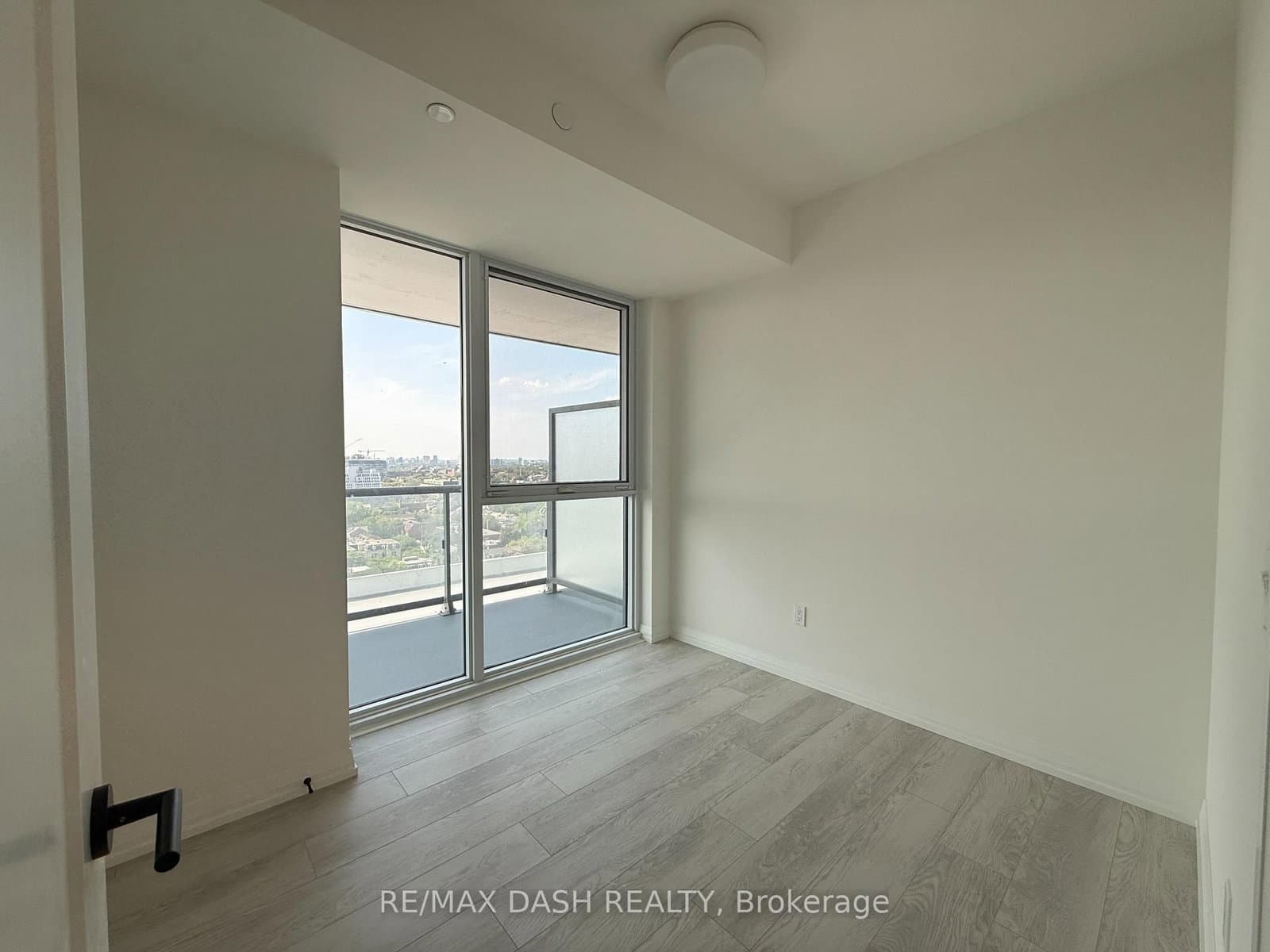 280 Dundas Street W, Unit 1810 thumbnail 12