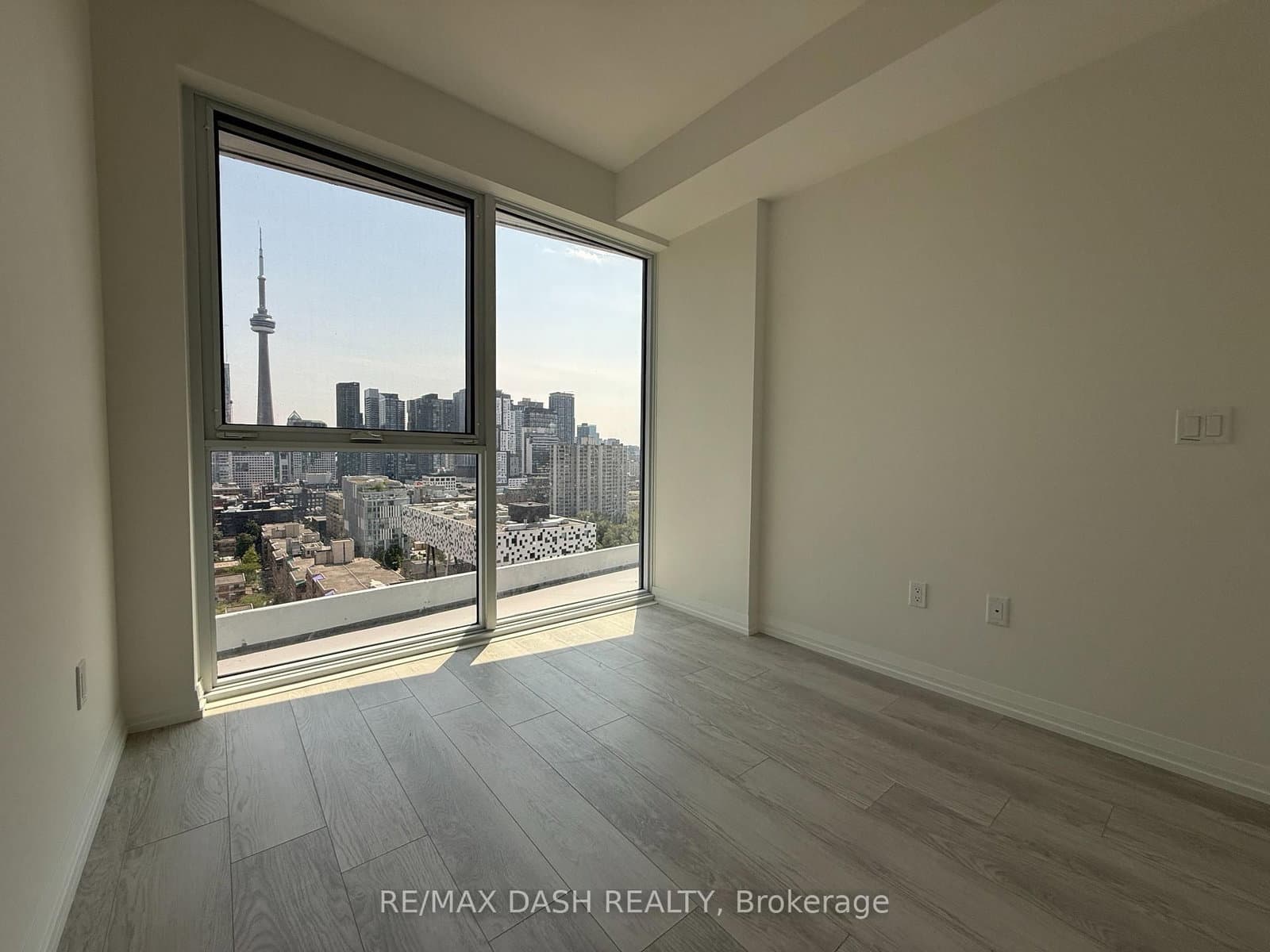 280 Dundas Street W, Unit 1810 thumbnail 18