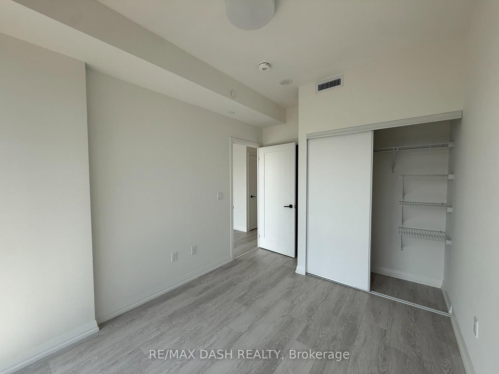280 Dundas Street W, Unit 1810 thumbnail 20