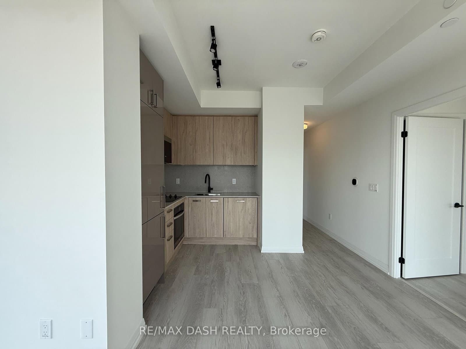 280 Dundas Street W, Unit 1810 thumbnail 22